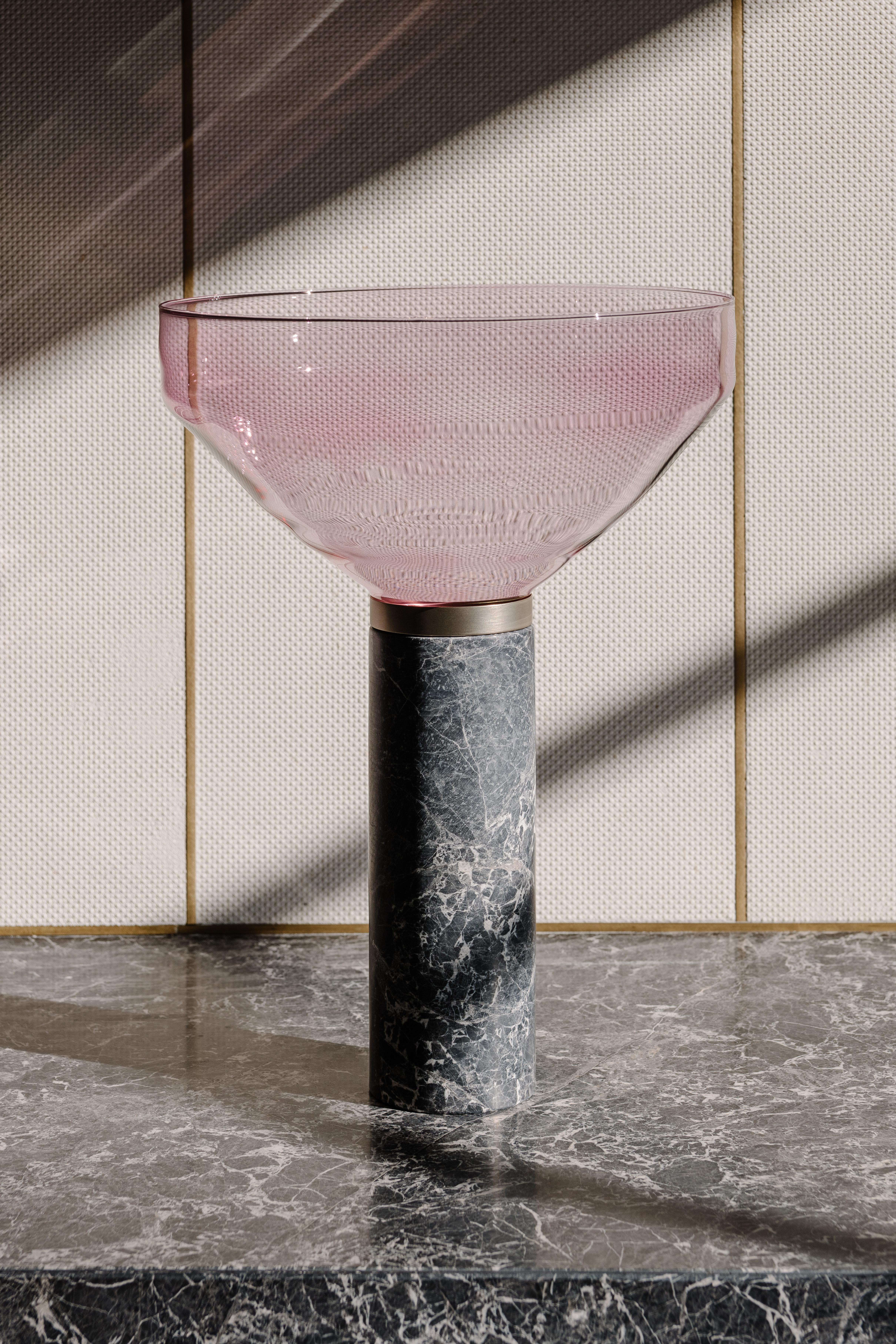 Hidria Vase by Laboratorio
Dimensions: Ø 7 x H 24 cm.
Materials: Hand-painted blown glass, steel, marble, and limestone.

Available in two different sizes and different materials. Prices may vary. Please contact us.

Laboratorio is a container where