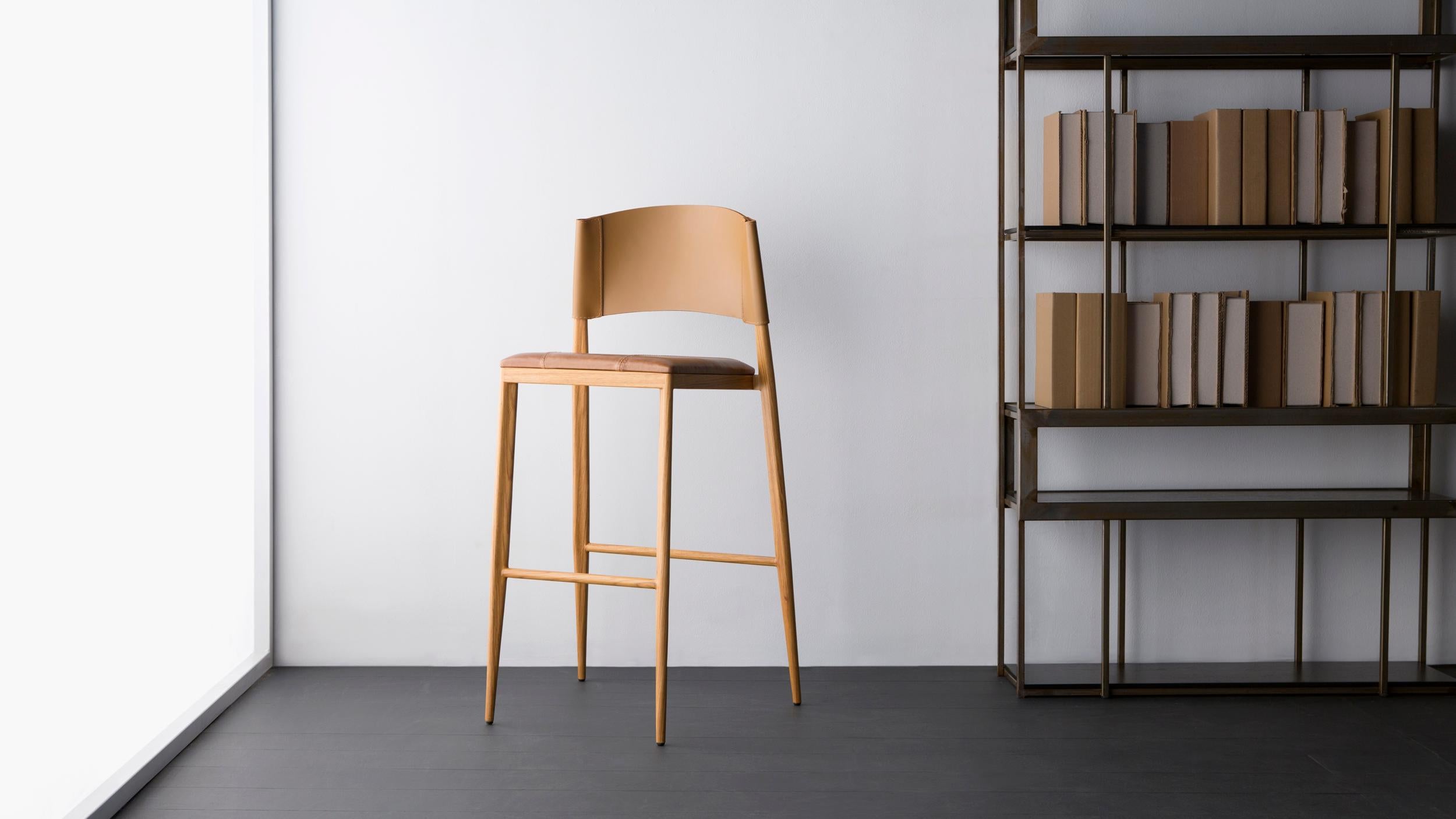 High Ale Bar Stool by Doimo Brasil
Dimensions: W 55 x D 54 x H 107 cm 
Materials: Veneer, Leather, Soleta.


With the intention of providing good taste and personality, Doimo deciphers trends and follows the evolution of man and his space. To this