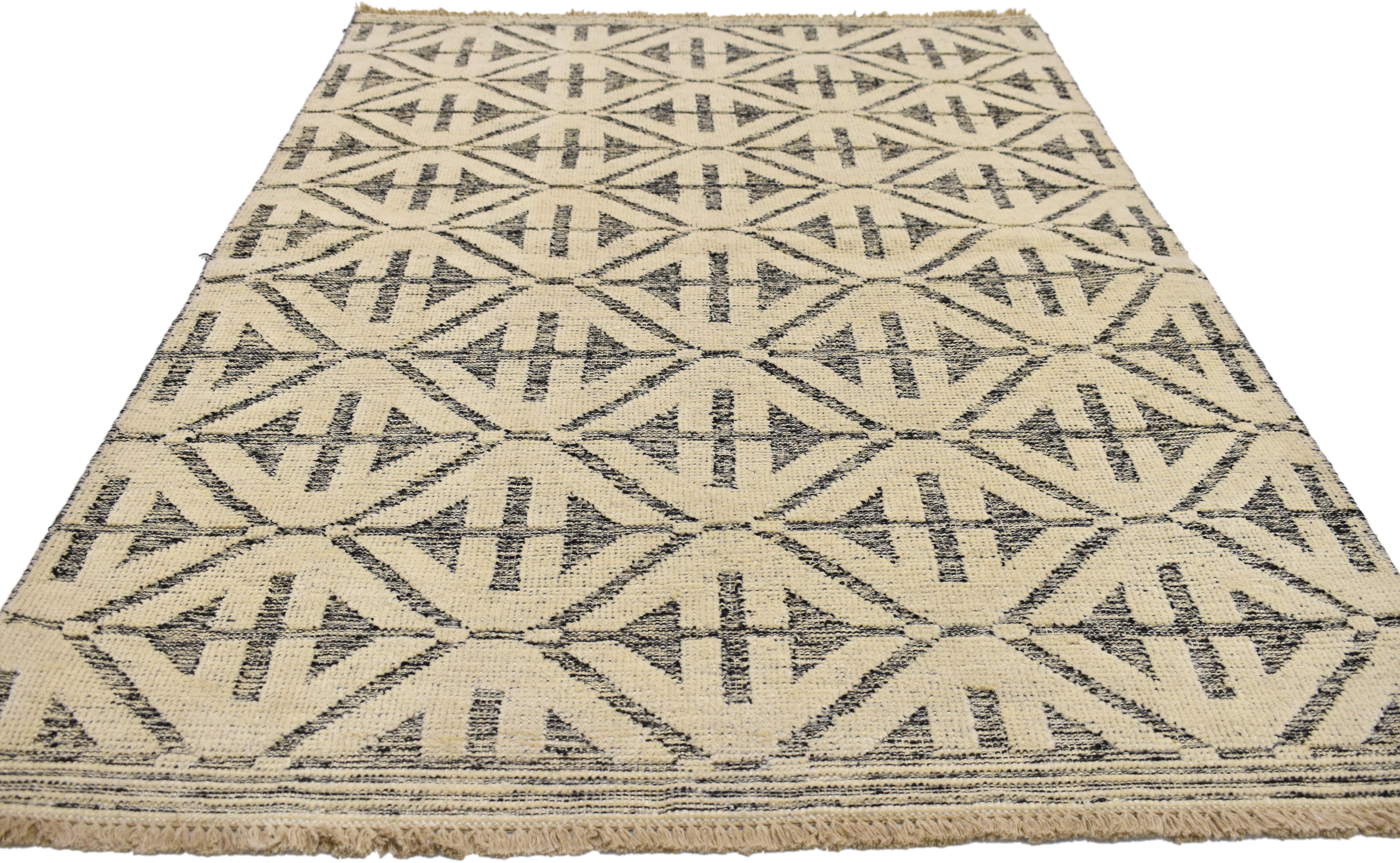 Hoch- und niedriger Textur-Teppich mit geometrischem Akzent im zeitgenössischen modernen Stil (Handgewebt) im Angebot