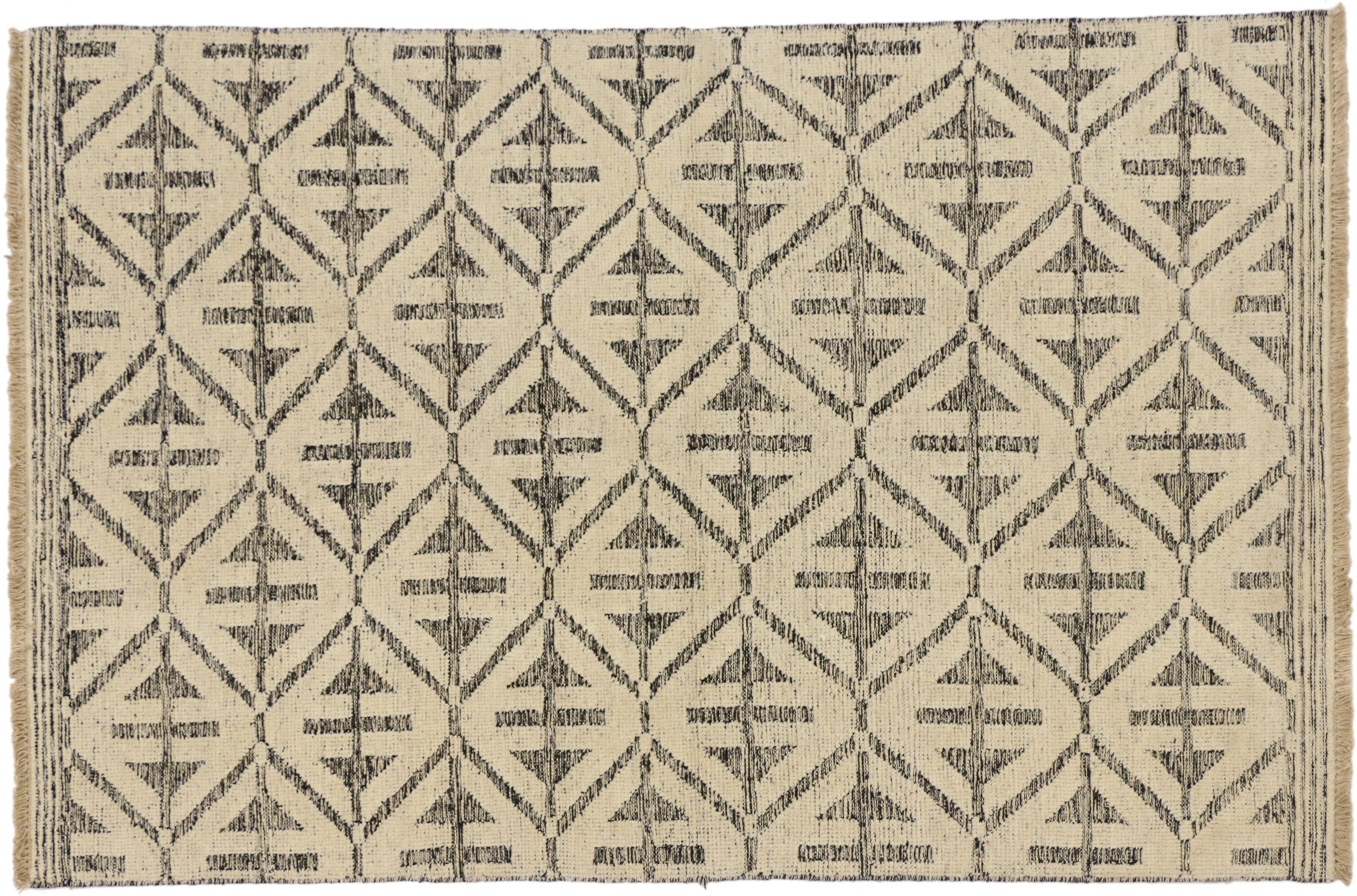 Hoch- und niedriger Textur-Teppich mit geometrischem Akzent im zeitgenössischen modernen Stil im Zustand „Neu“ im Angebot in Dallas, TX
