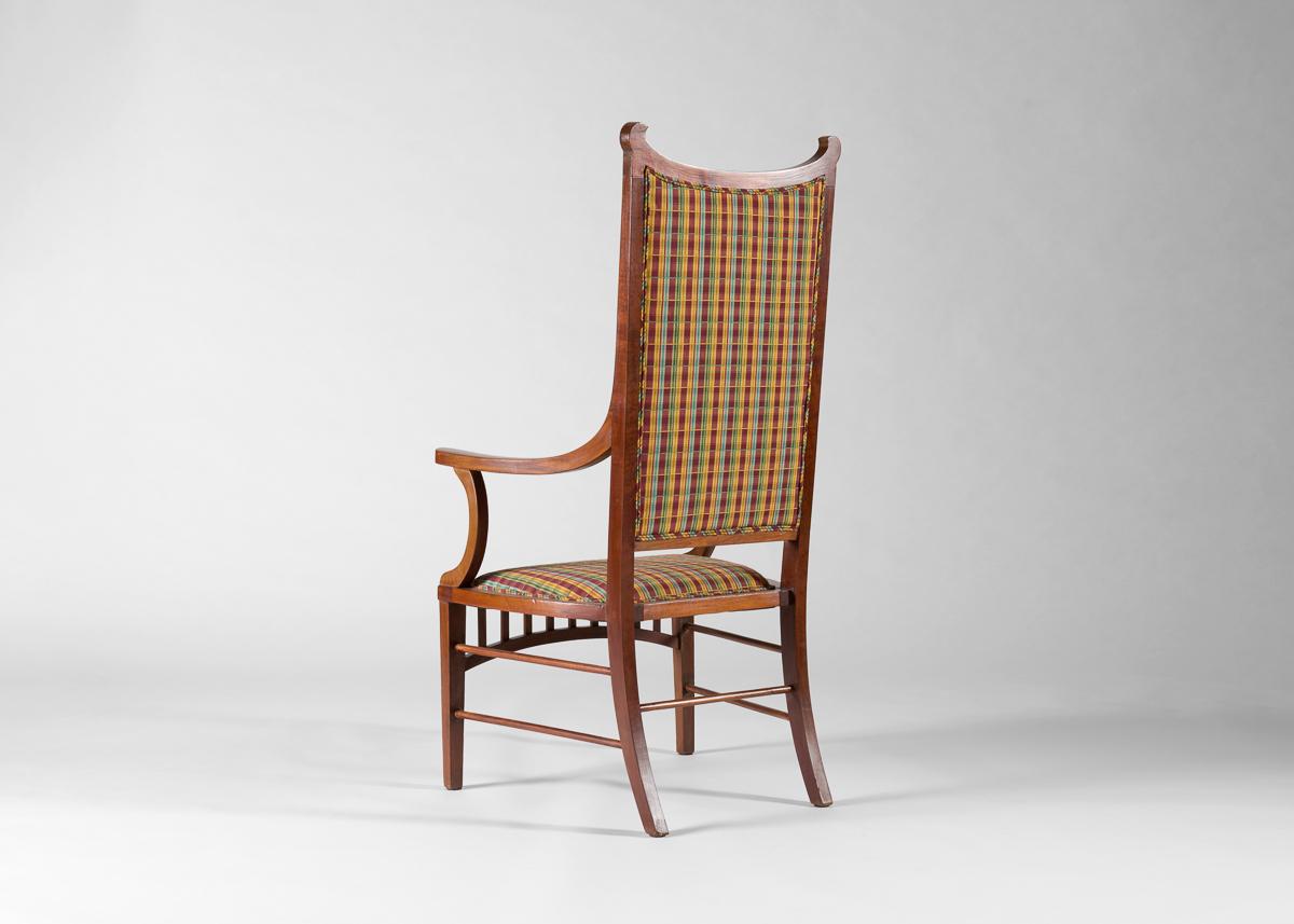 Hoher Sessel in der Art von Gustave Serrurier-Bovy, Belgien, um 1900 im Zustand „Gut“ im Angebot in New York, NY