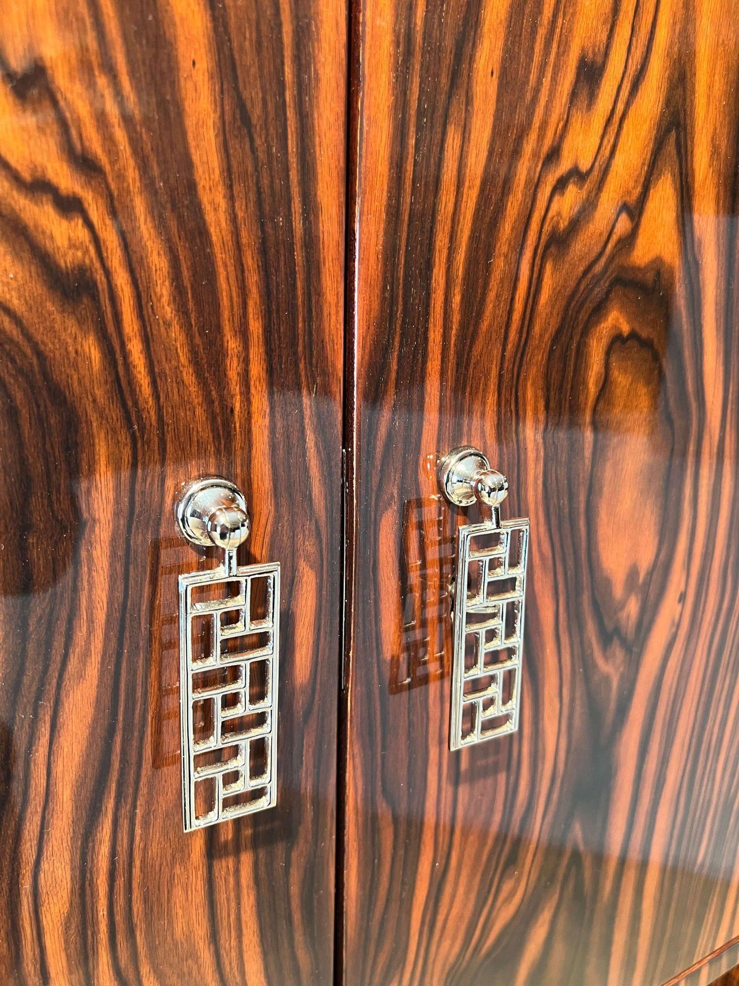 Cabinet Art Déco, Macassar, Acajou, Nickel, Laque, France circa 1930 en vente 12