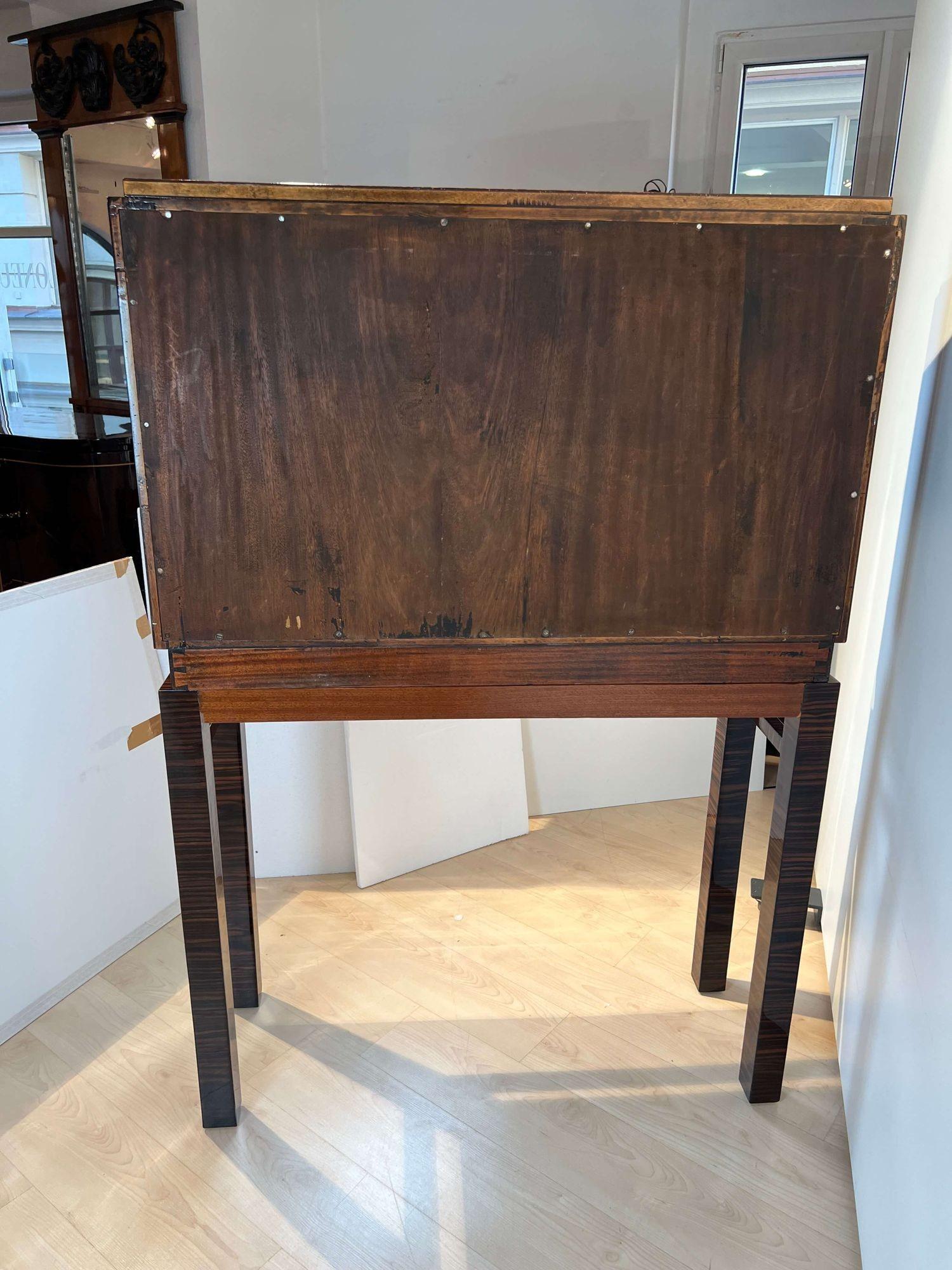 Cabinet Art Déco, Macassar, Acajou, Nickel, Laque, France circa 1930 en vente 13