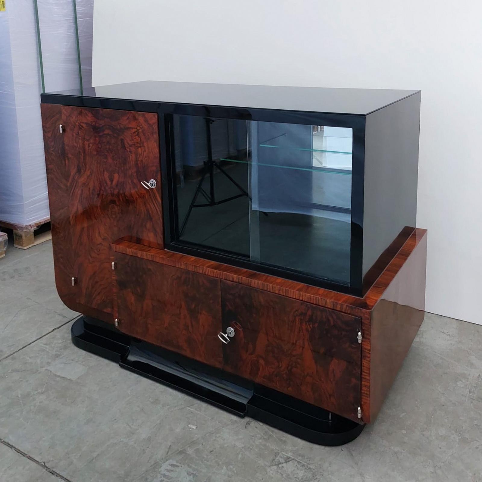 Mid-20th Century High Art Deco Sideboard, Dry Bar, Cabinet, Walnut Veneer, France, circa 1930 For Sale