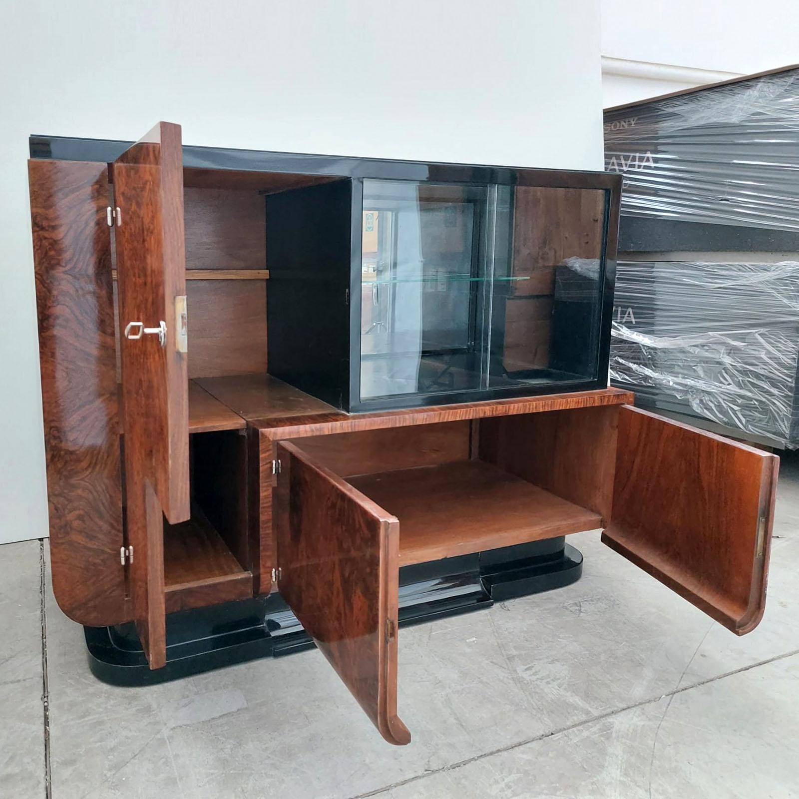 High Art Deco Sideboard, Dry Bar, Cabinet, Walnut Veneer, France, circa 1930 For Sale 1