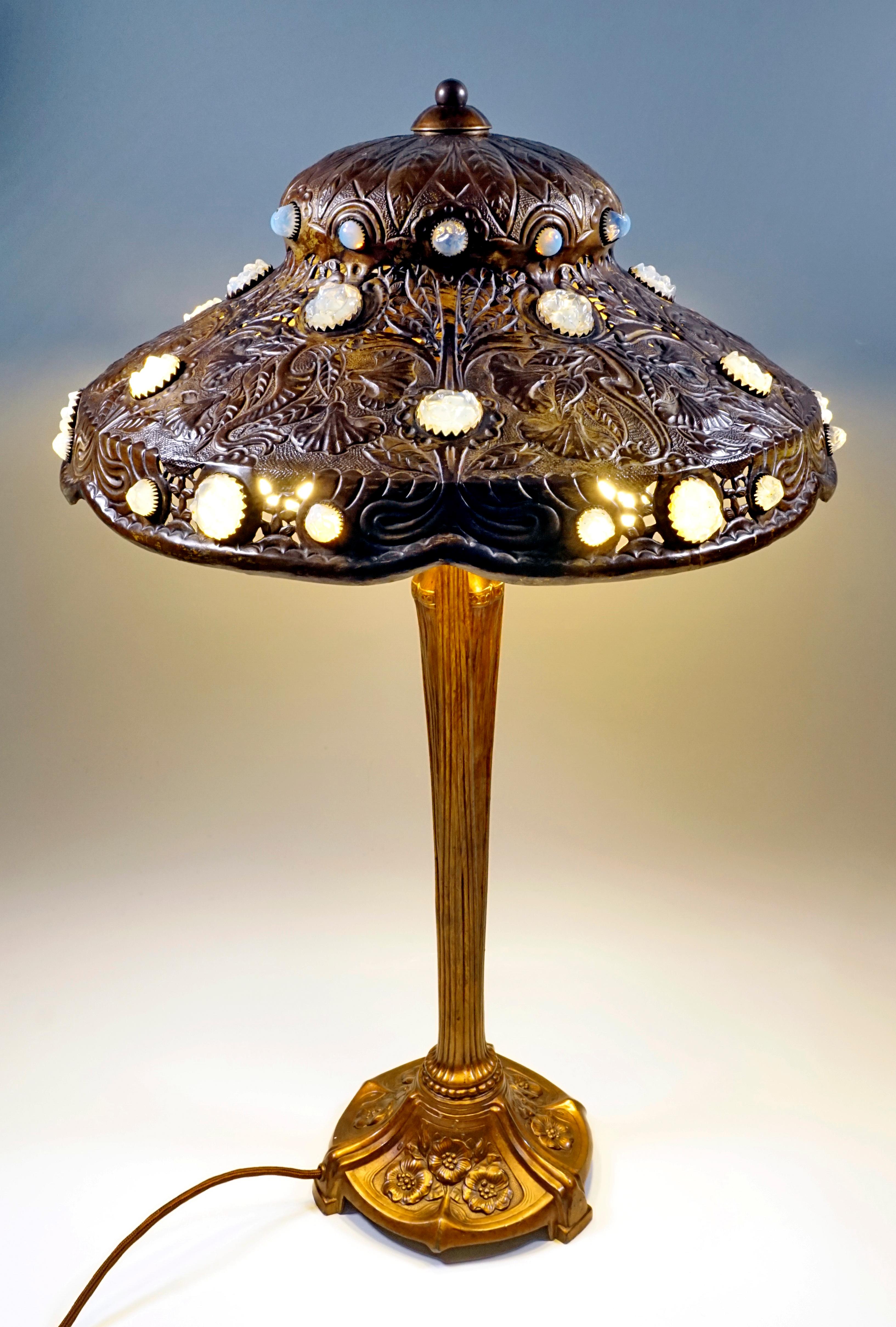 Unknown High Art Nouveau Table Lamp with Caryatides, circa 1900