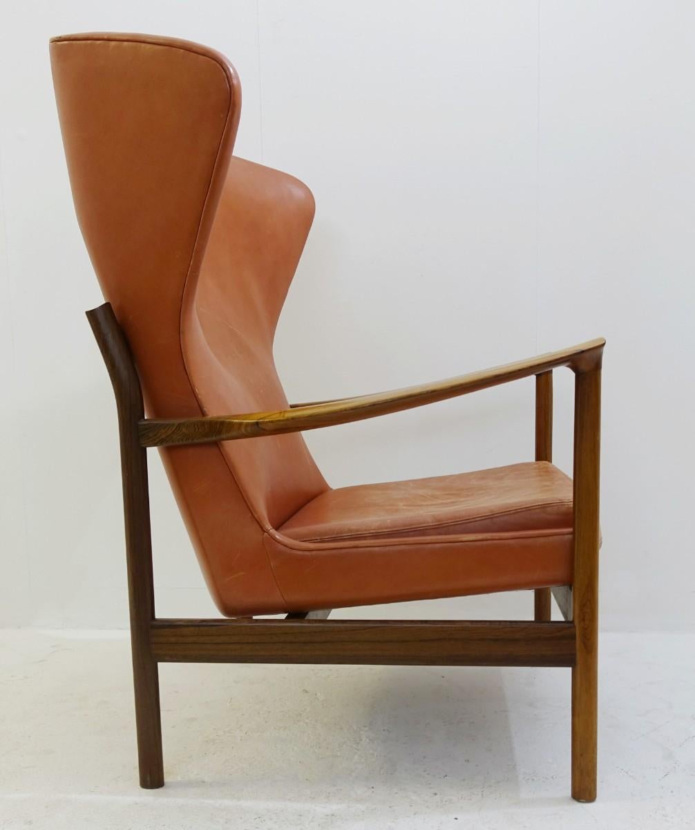Mid-Century Modern High Back Armchair in Wood and Leather, Padding to Replace