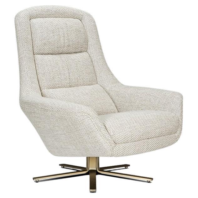 This lounge chair brings a new and exceptional level of comfort with its plush seat and backrest, with solid wood structure has a rotating metal base. 

 




 