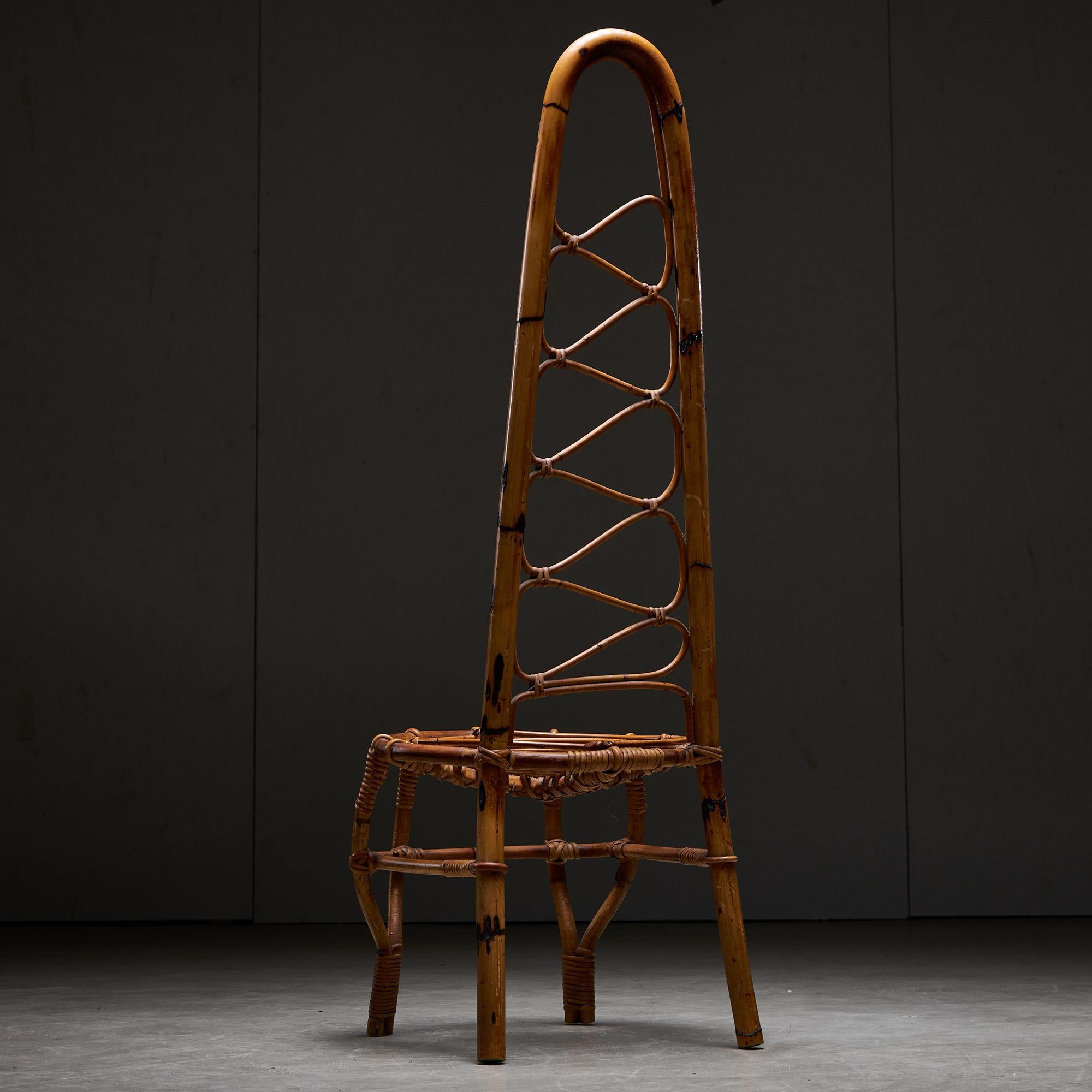 Silla de bambú con respaldo alto, años 60 en venta 2