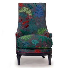 Sedia con schienale alto in lino con ricami floreali colorati