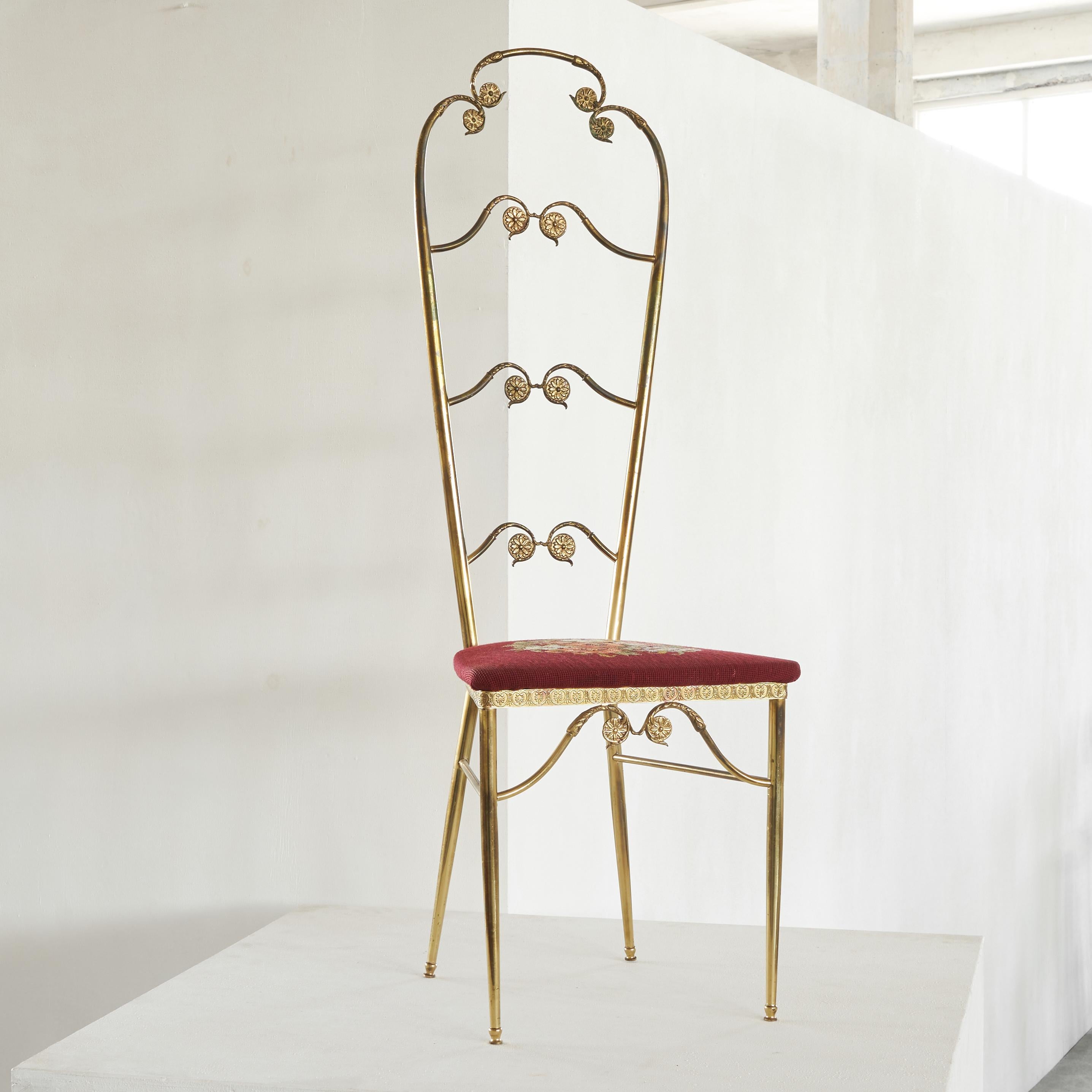 High Back Chiavari Chair in Brass and Embroidery, 1960s In Good Condition For Sale In Tilburg, NL