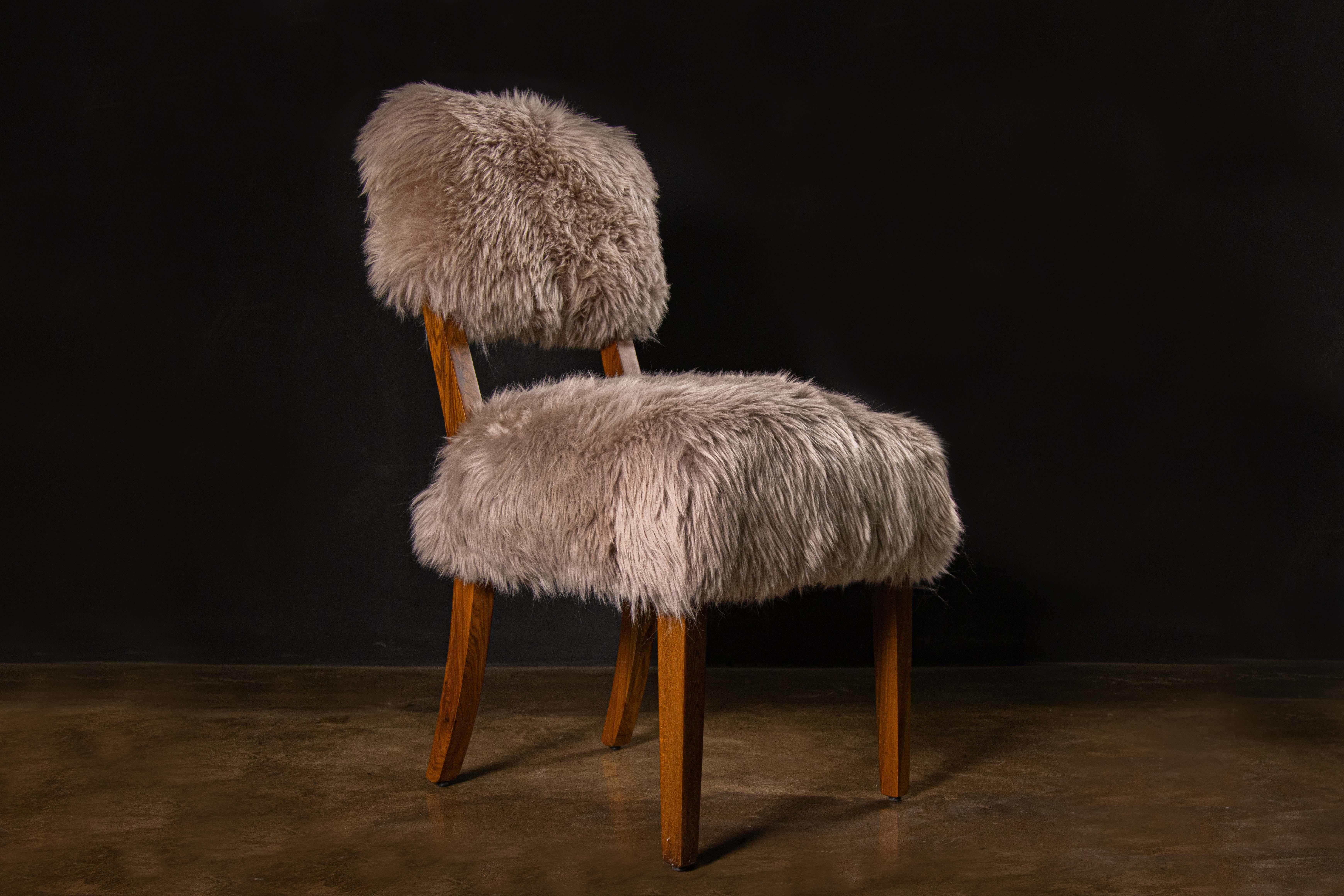 Costantini ist stolz darauf, die schönsten und härtesten Harthölzer für die Herstellung seiner Sitzmöbel zu verwenden. Die sanft geschwungene, hohe Rückenlehne des Luca Chair aus argentinischem Palisanderholz strahlt Eleganz und Anstand aus. Jetzt