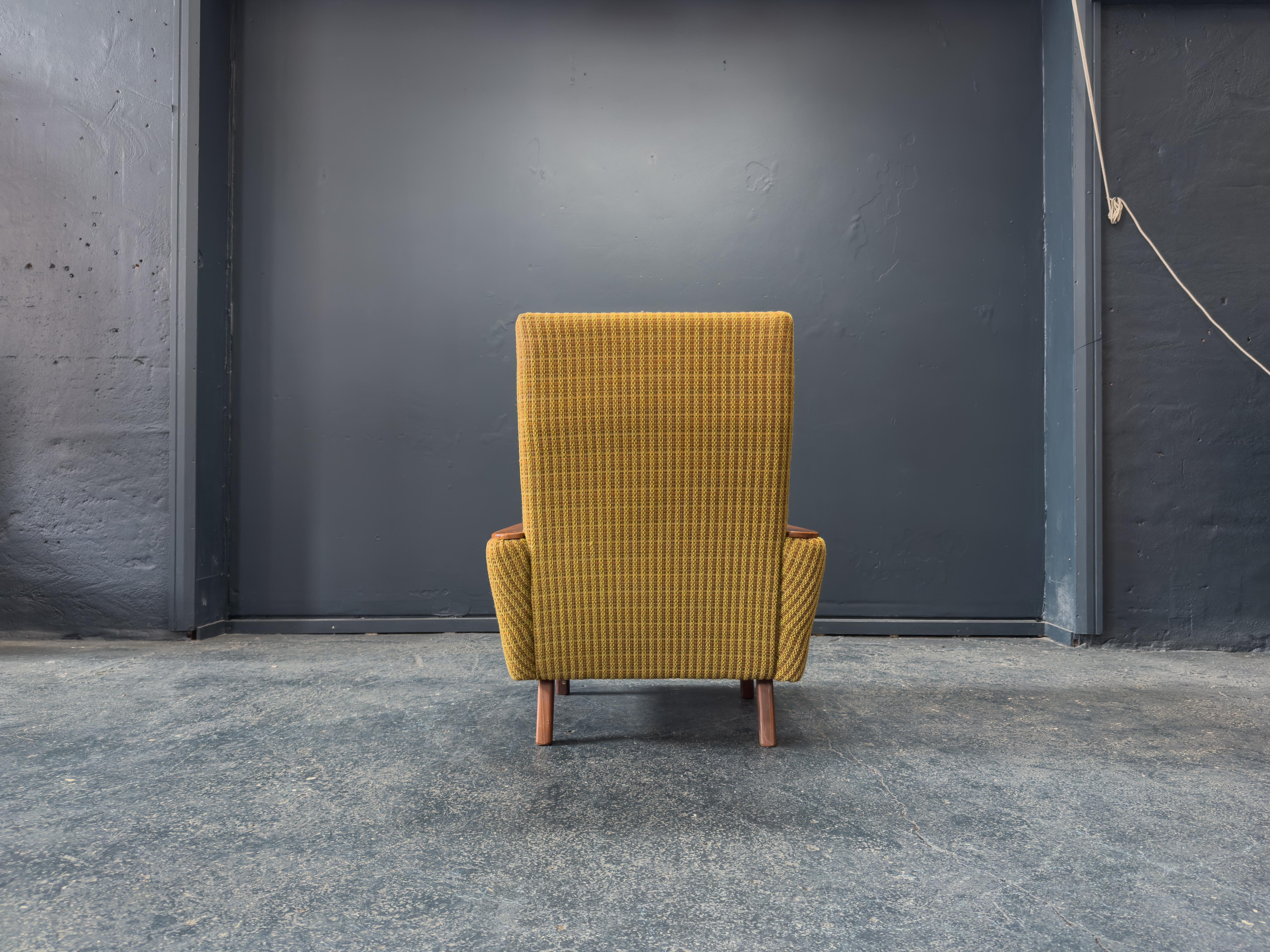 Fauteuil à haut dossier en teck vert Bon état - En vente à London, GB
