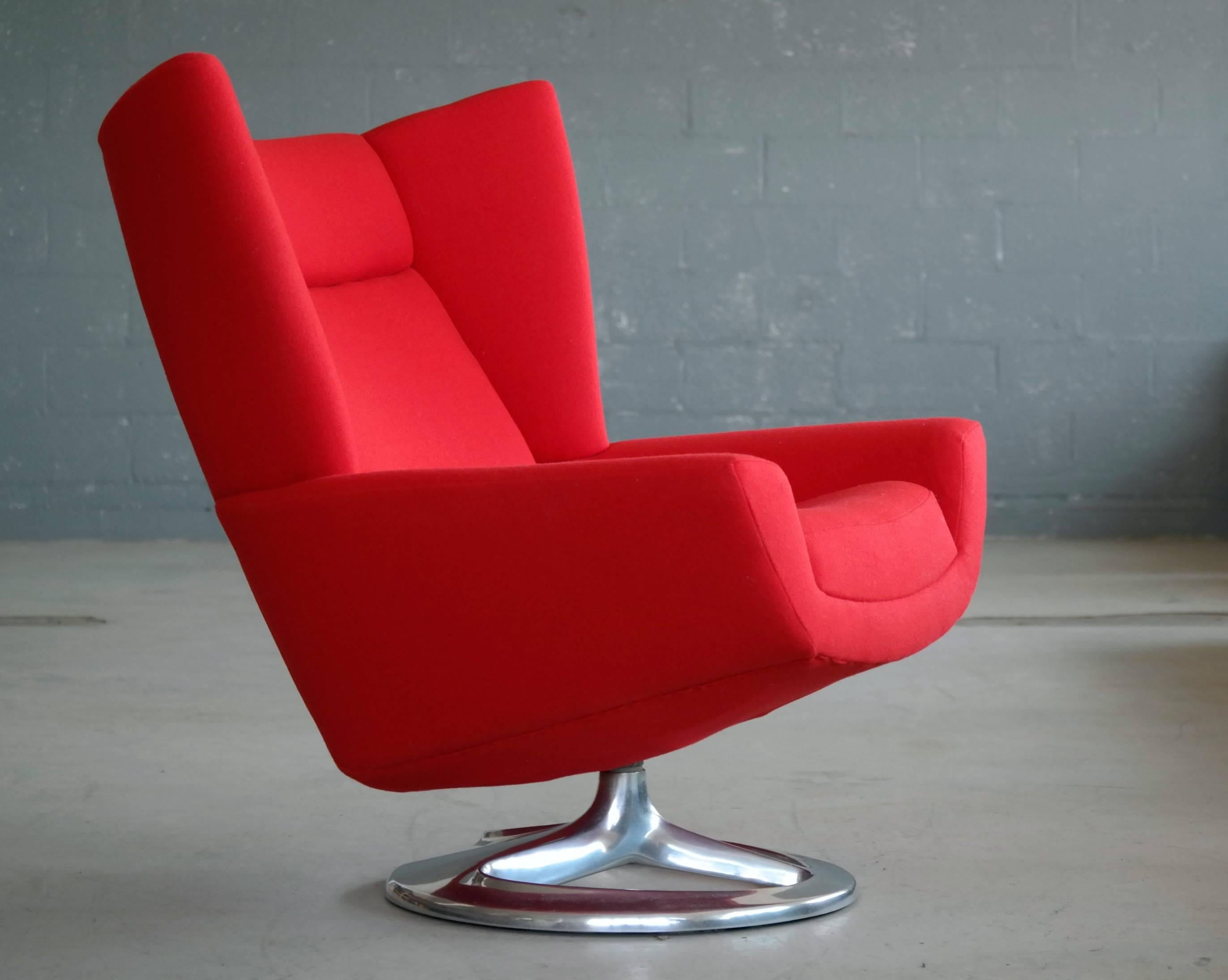 High Back Lounge Chair by H.W. Klein for Bramin, Covered in Red Tonus Four Wool In Excellent Condition In Bridgeport, CT