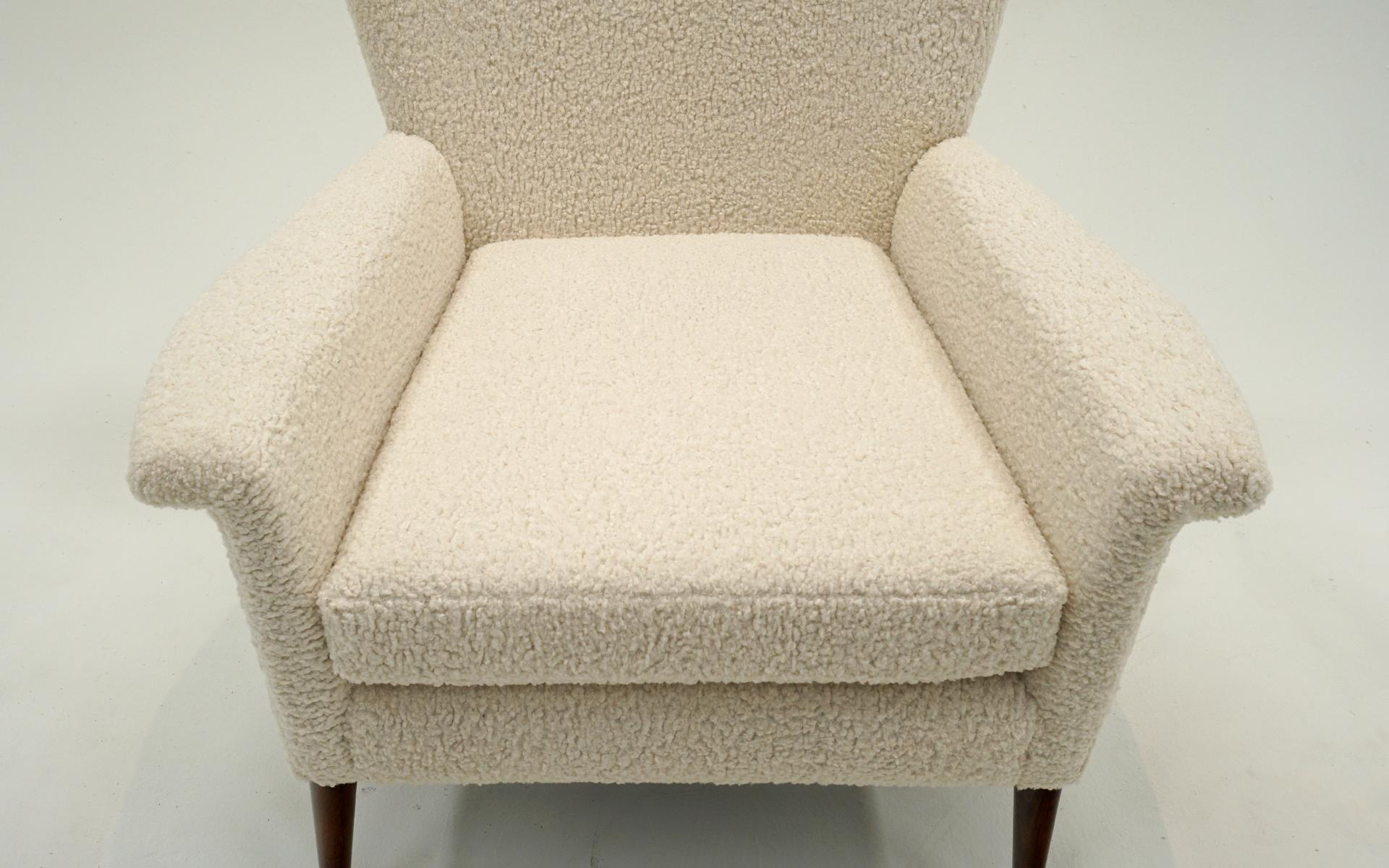 Mid-Century Modern Chaise longue à dossier haut par Paul McCobb. Restauré par des experts en bouclier blanc cassé. en vente
