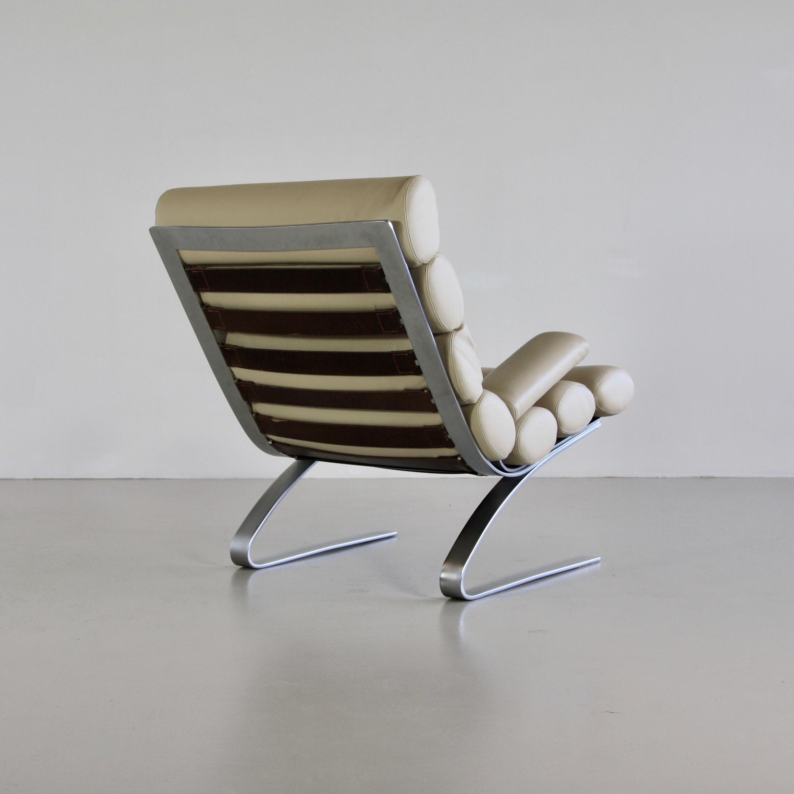 High Back Lounge Chair and Foot Stool by COR, 1976 In Good Condition In Berlin, Berlin
