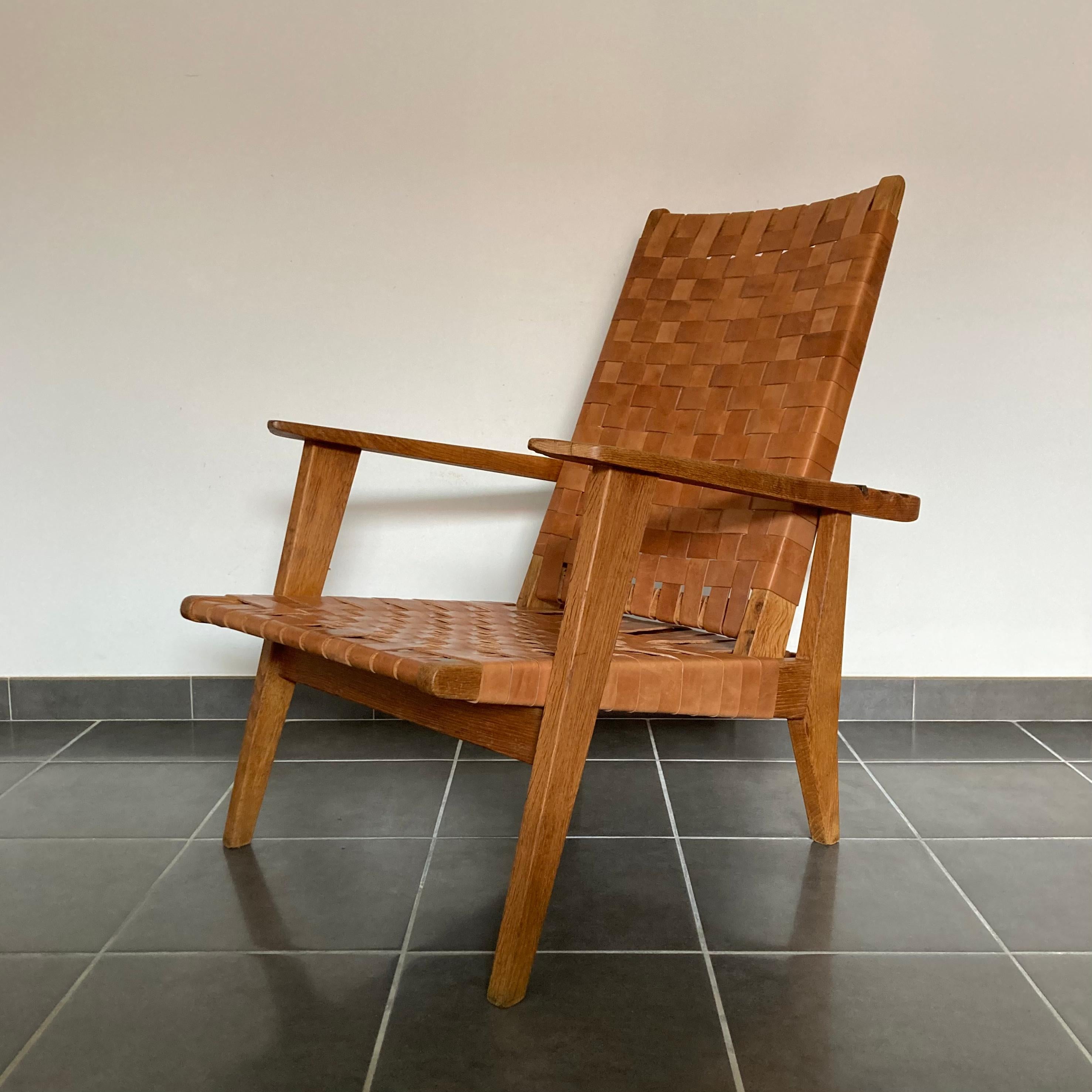 Mid-20th Century High Back Lounge Chair, Leather Webbed & Solid Oak Wood in the Style of J. Risom For Sale