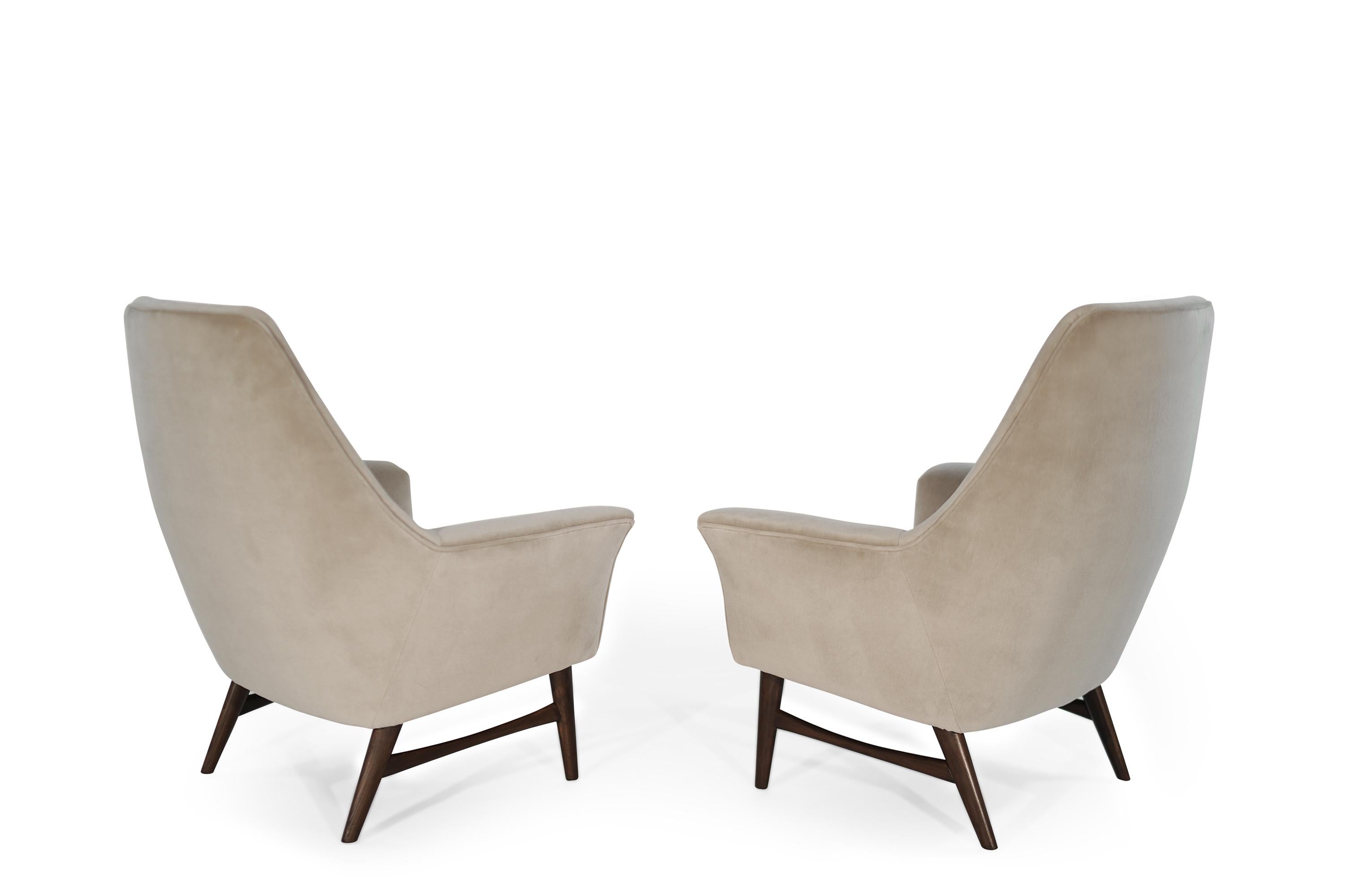 High-Back Lounge Chairs by Oscar Langlo in Alpaca Velvet, Norway, 1950s In Excellent Condition In Westport, CT
