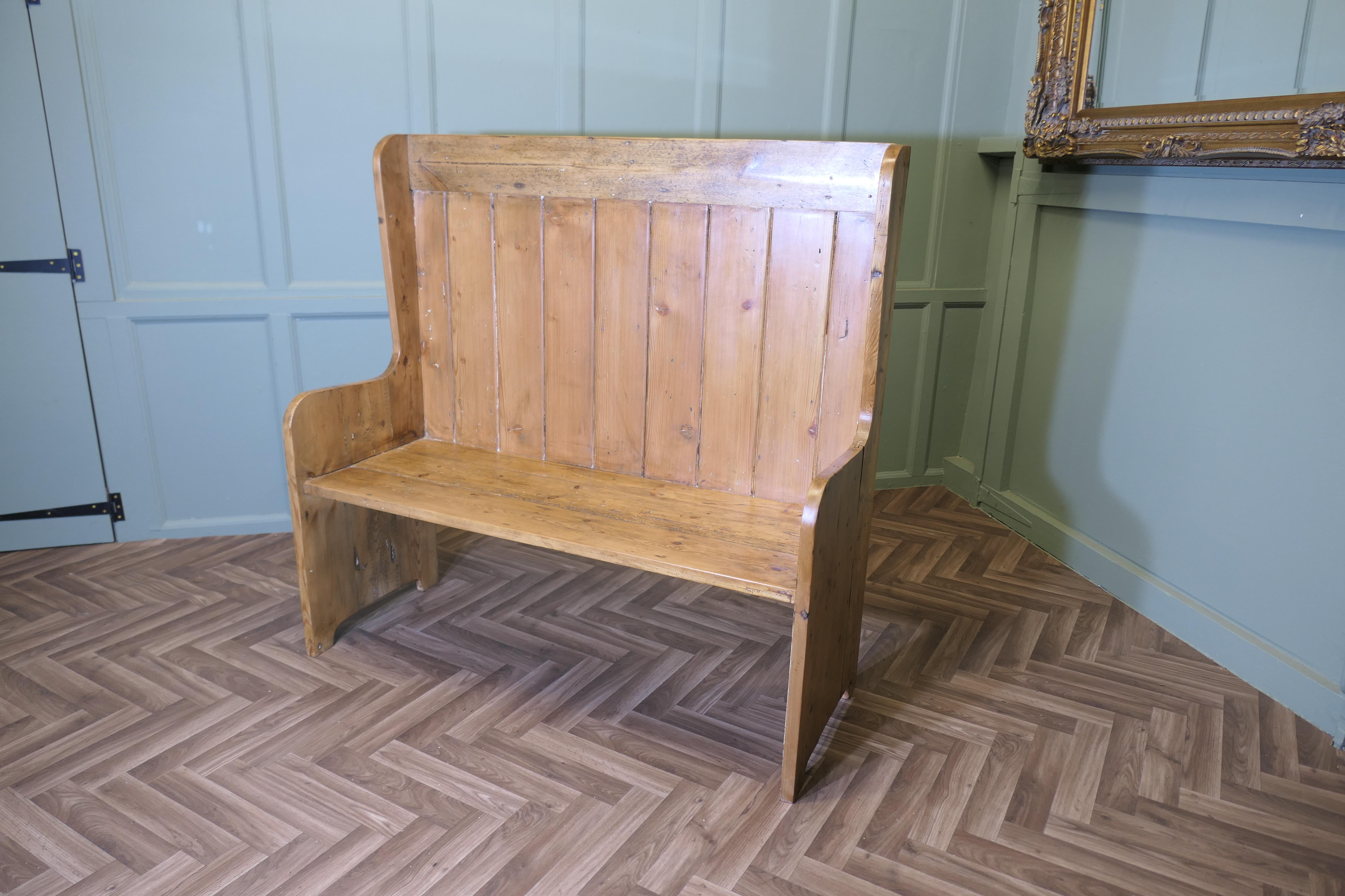 High Back Pine Settle, Fireside Pub Bench en vente 2