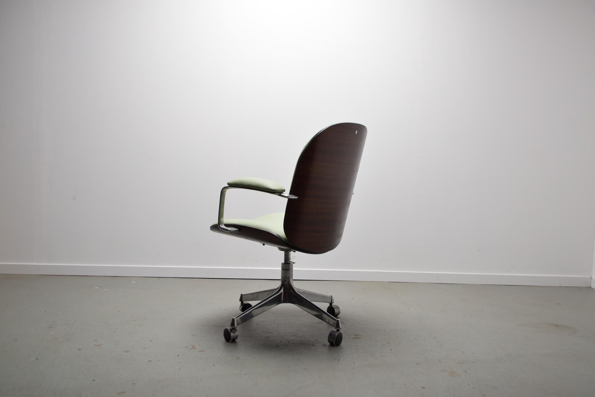 High back rosewood office chair by Ico Parisi for MIM 4