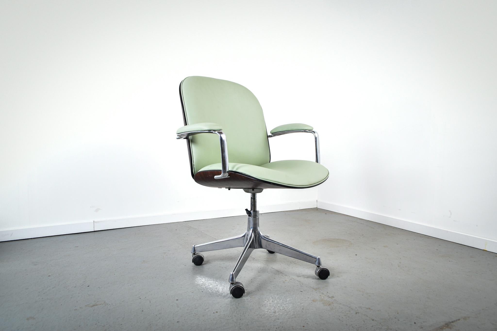 High back rosewood office chair by Ico Parisi for MIM In Good Condition In Ranst, BE