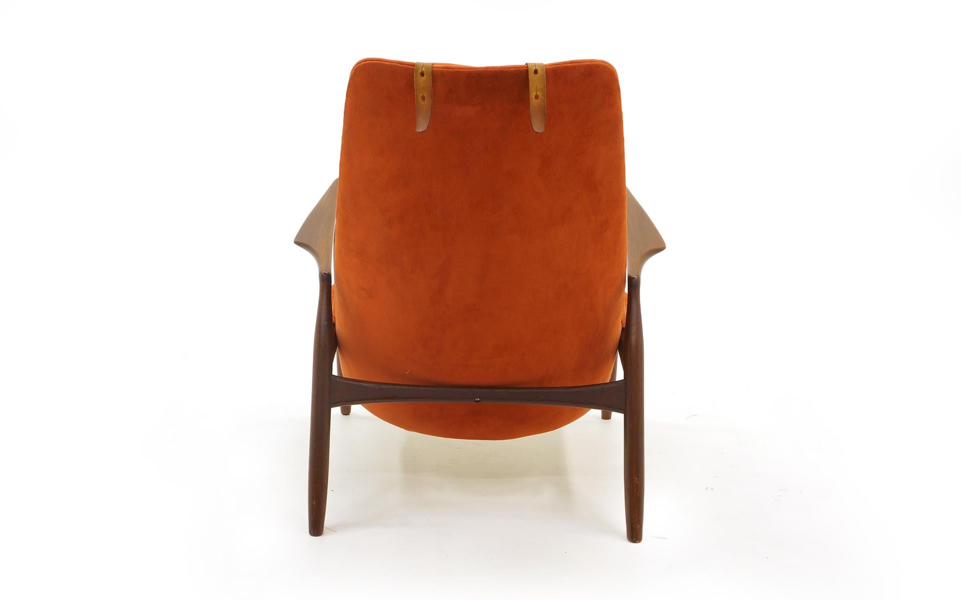High Back Seal or Sälen Lounge Chair by Kofod-Larsen for OPE, Sweden, 1960. In Good Condition In Kansas City, MO