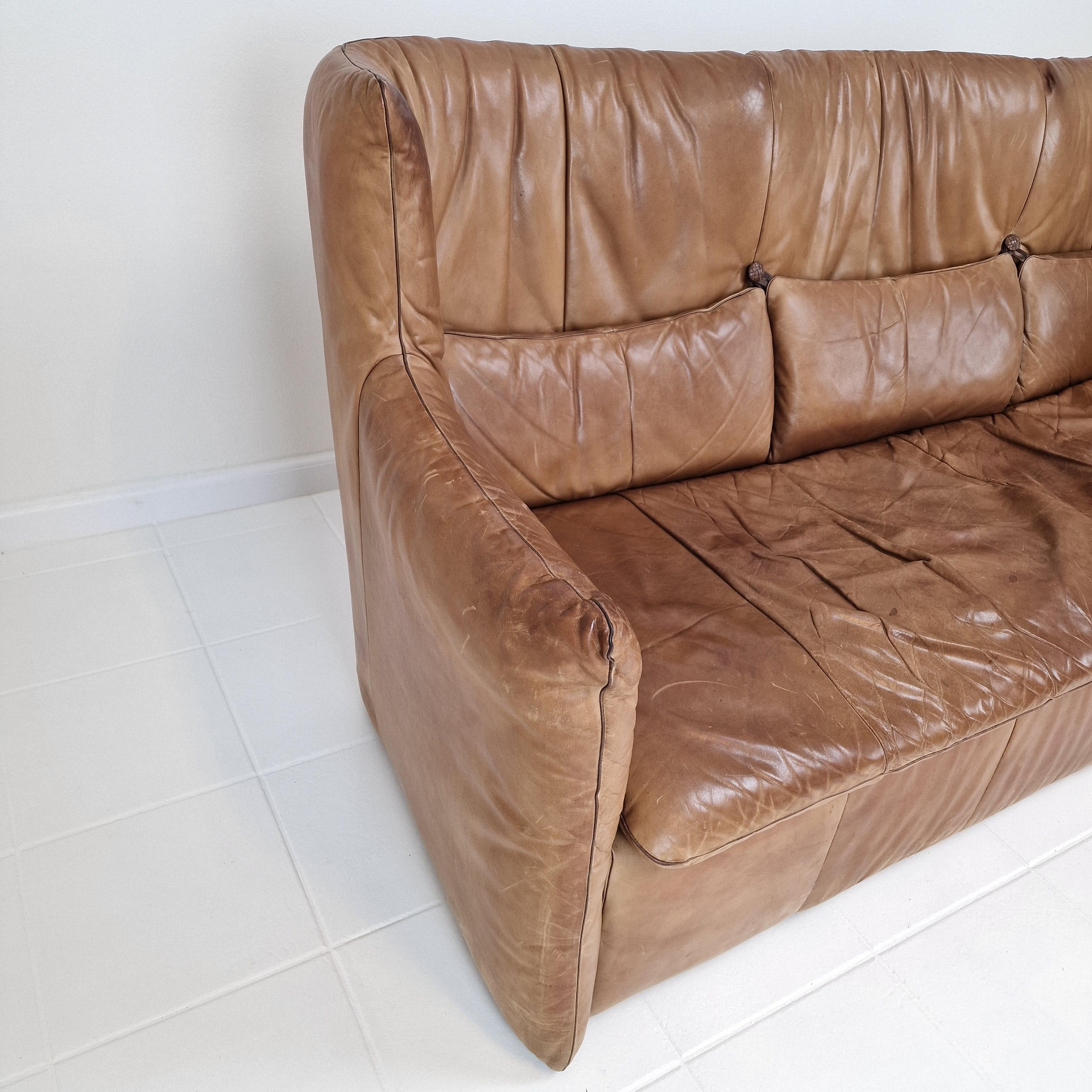 Sofa mit hoher Rückenlehne von Gerard van den Berg für Montis aus cognacfarbenem Leder, 1980er Jahre im Angebot 1