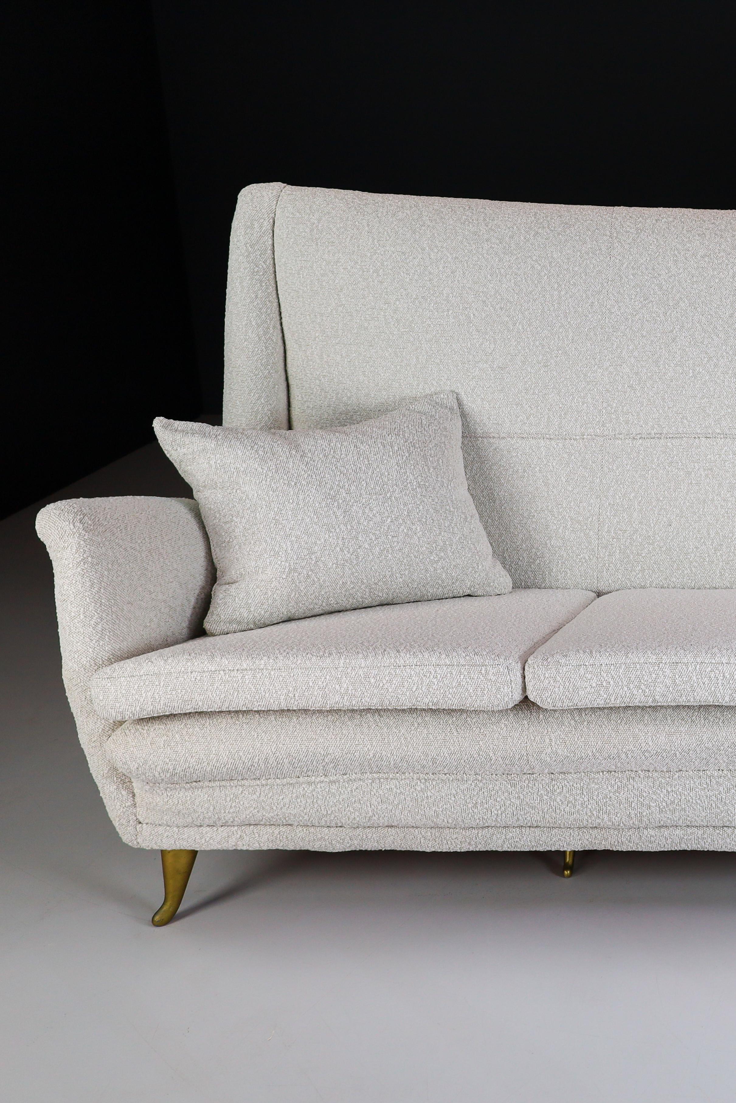 High Back Sofa By Gio Ponti For ISA Bergamo in Bouclé Fabric Upholstery 1950s For Sale 5