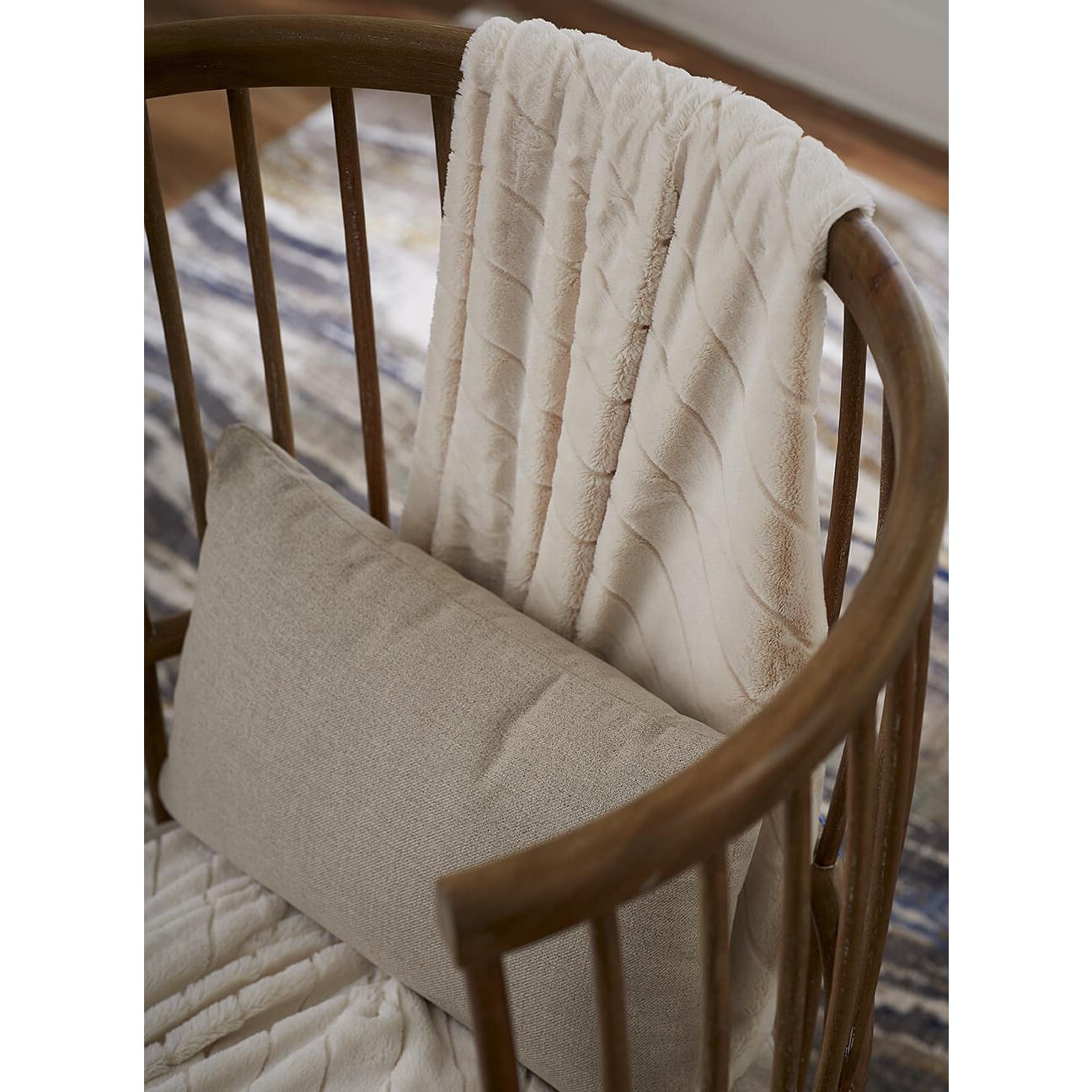 Fauteuil à fuseau à haut dossier - Custom Neuf - En vente à Westwood, NJ