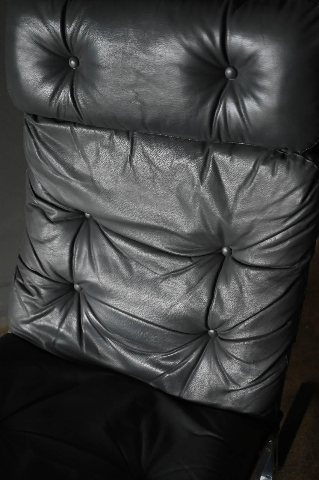 Chaise Siesta à haut dossier avec cadre en acier et cuir gris, vers 1970 en vente 4