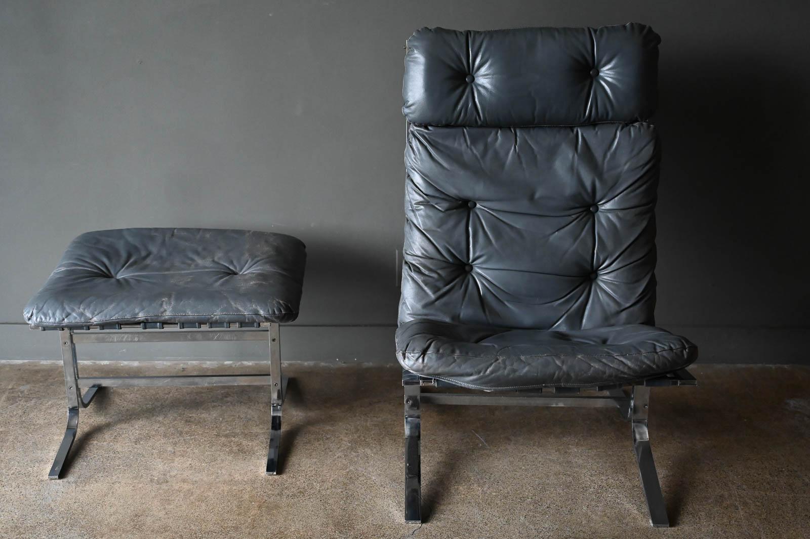 High Back Steel Frame Siesta Chair in Grey Leather, circa 1970 In Good Condition For Sale In Costa Mesa, CA