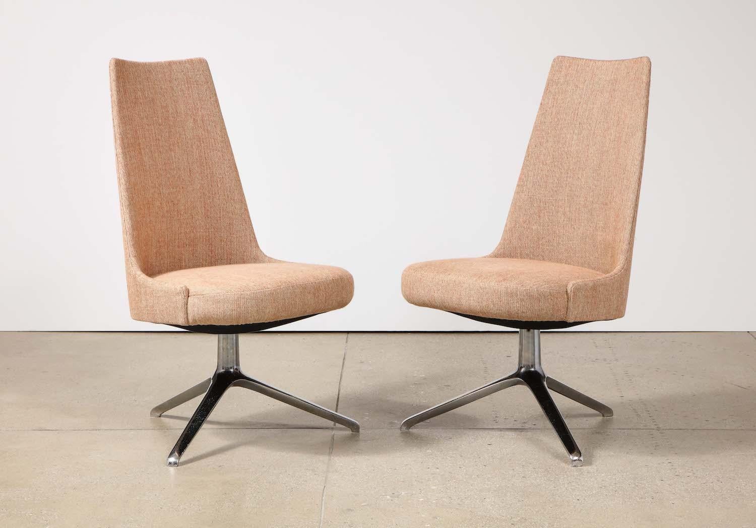 High Back Swivel Chairs by Osvaldo Borsani & Valeria Fantoni In Good Condition For Sale In New York, NY