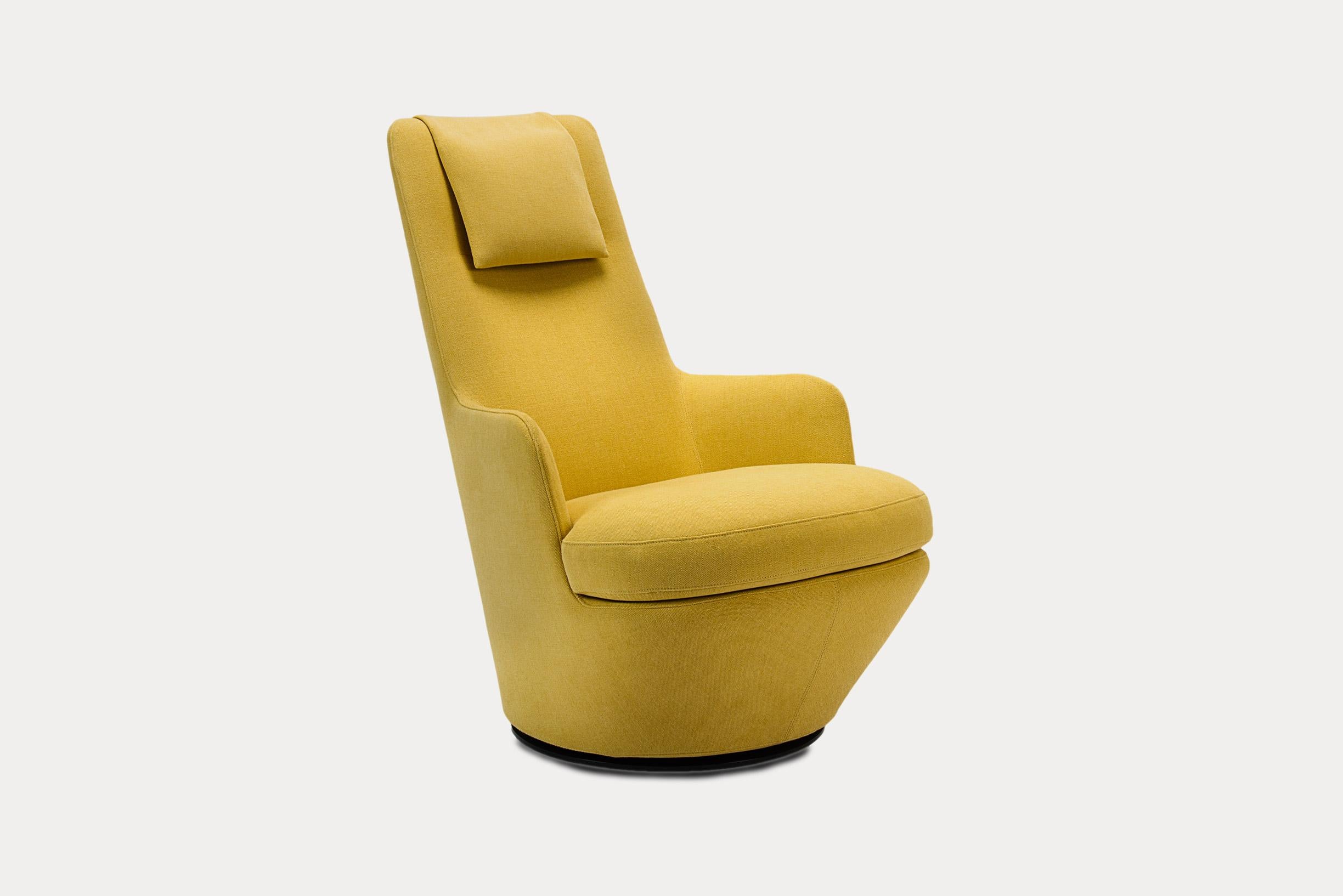 Hi Turn is a high-back swivel lounge chair with a discrete circular metal base that rotates smoothly through 360º. The combination of an internal steel frame, injection molded cold foam and a soft down seat make for an inviting and comfortable chair