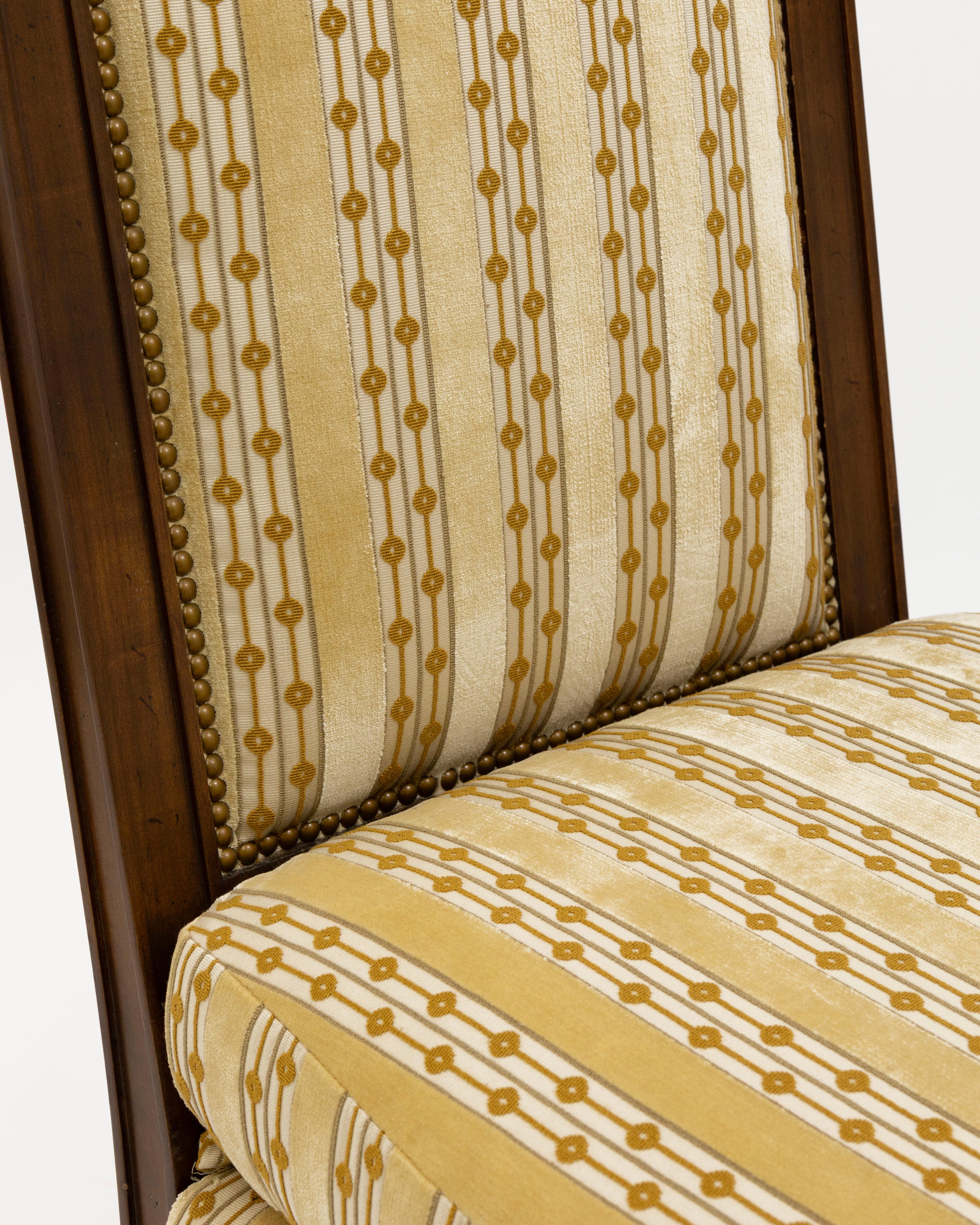 High Back Upholstered Baker Style Accent Slipper Chair (Stoff) im Angebot