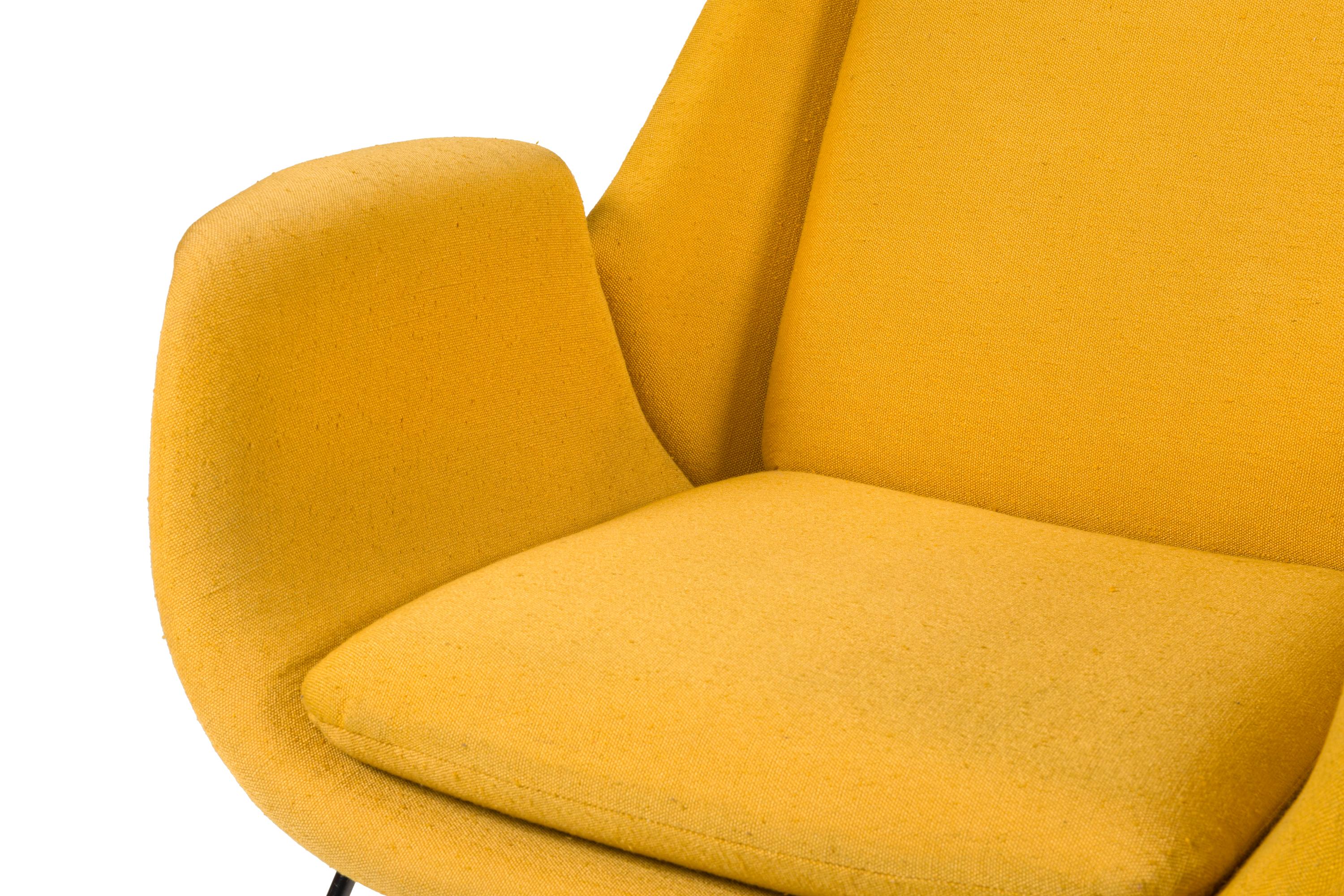 High Back Yellow Lounge Chairs by Augusto Bozzi for Saporiti, Italy 1950s In Good Condition In New York, NY
