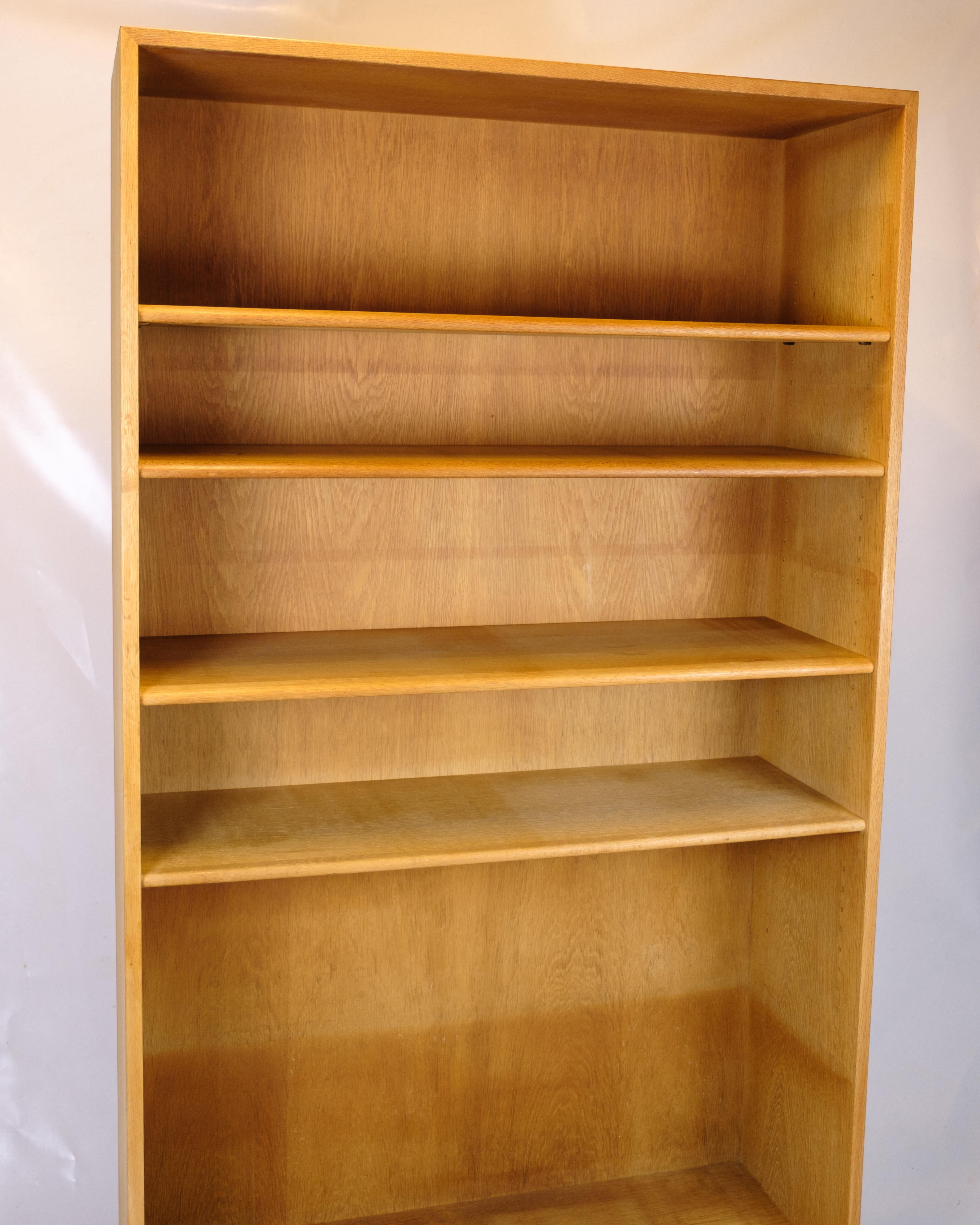 Mid-Century Modern High Bookcase In Oak With 4 Shevels By Hans J. Wegner For Ry Furniture For Sale