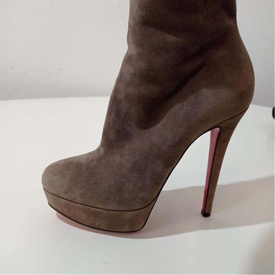 Christian Louboutin High boots size 37 1/2 In Excellent Condition For Sale In Gazzaniga (BG), IT