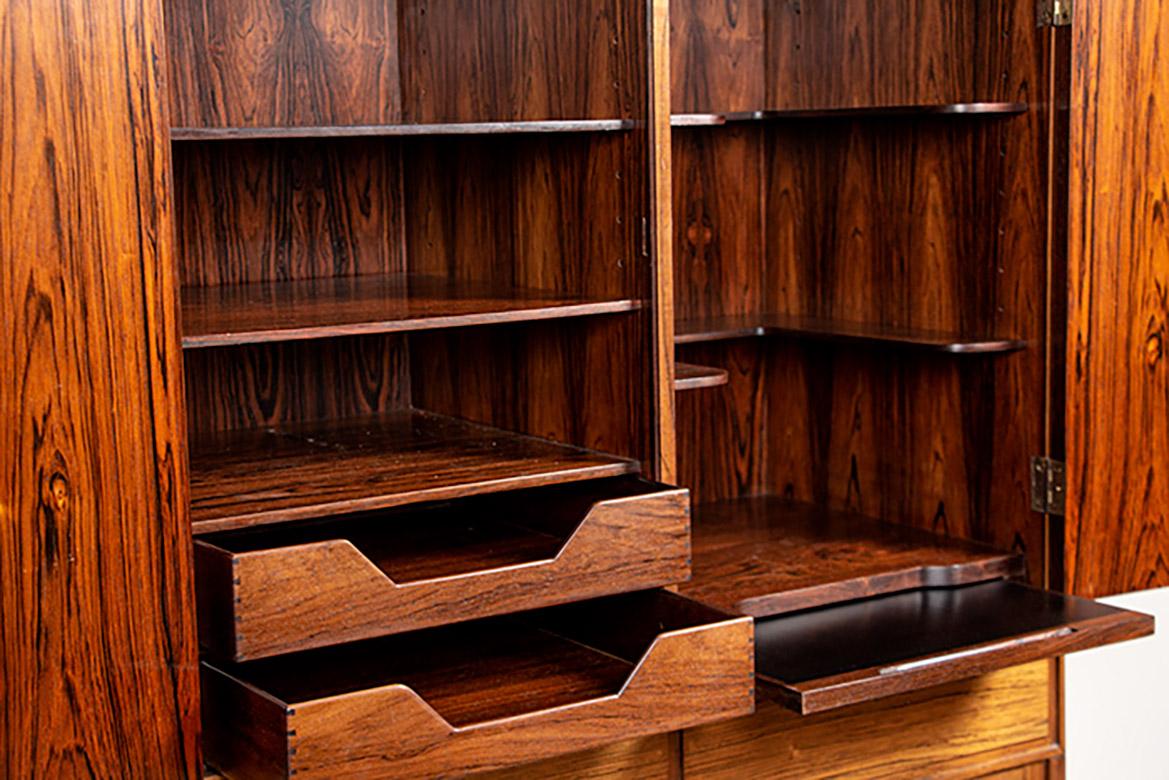 High cabinet, Bar, Danish in rosewood model 6201 by Hans Olsen 1960. For Sale 5