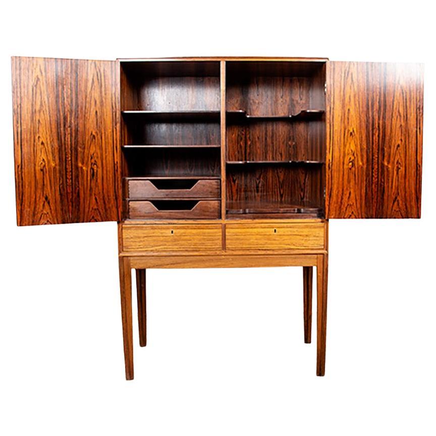 Meuble bar danois en bois de rose modèle 6201 de Hans Olsen 1960.