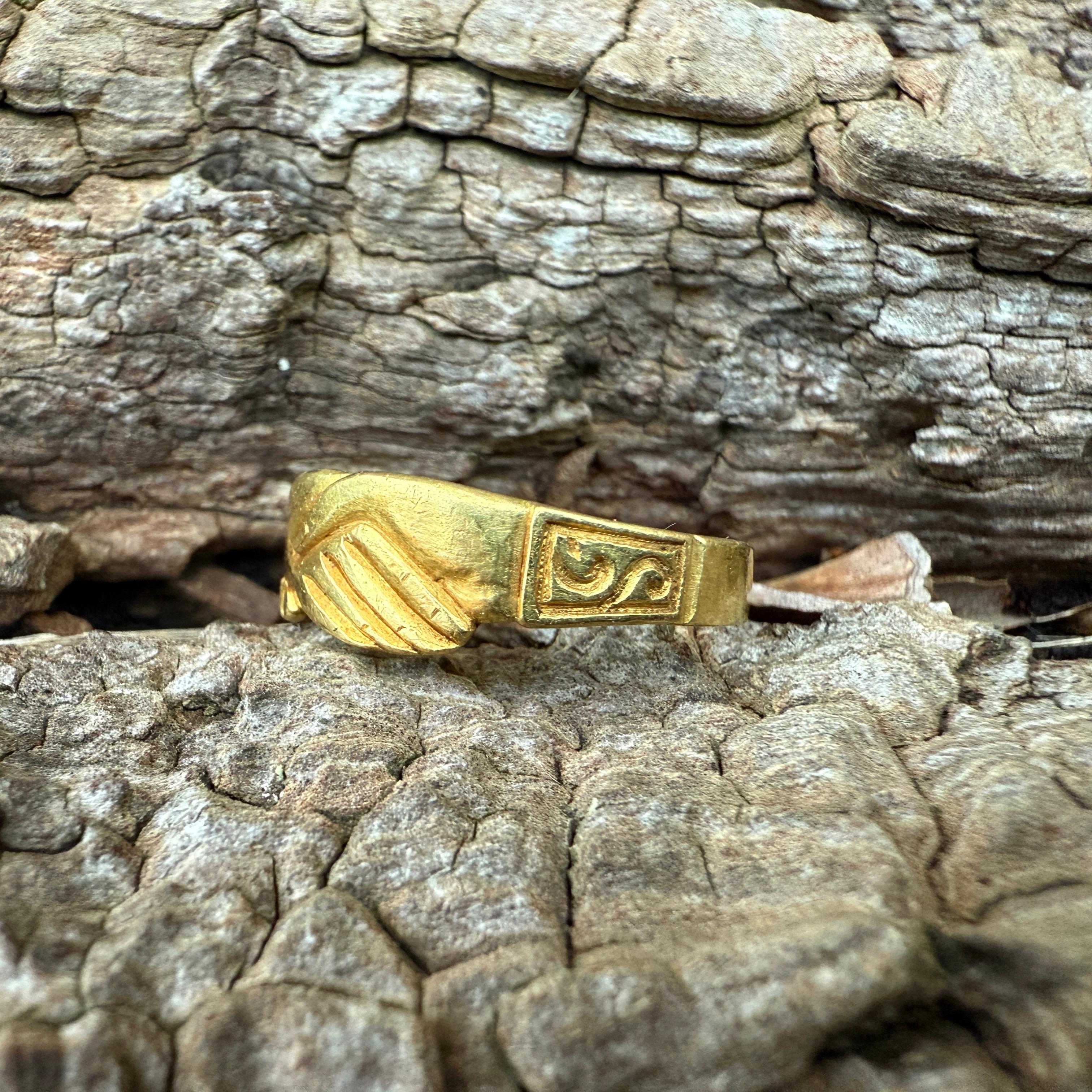 da uomo o donna Anello Fede in oro ad alta caratura. Inghilterra o Europa occidentale, XVII-XVIII secolo. in vendita