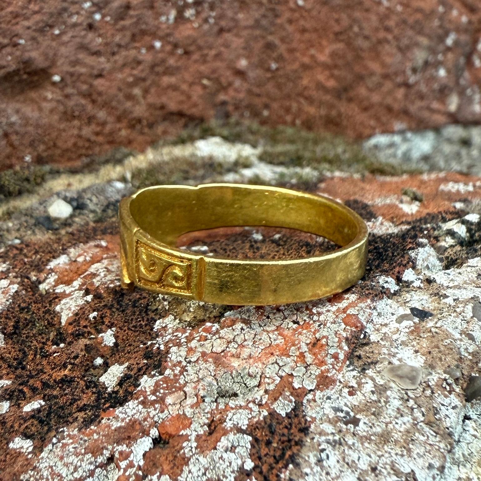 Anello Fede in oro ad alta caratura. Inghilterra o Europa occidentale, XVII-XVIII secolo. in vendita 3