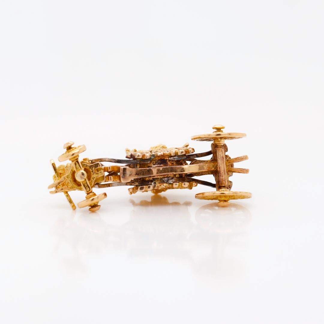 High-Carat Gold Horse Carriage or Stagecoach Charm for a Bracelet For Sale 2
