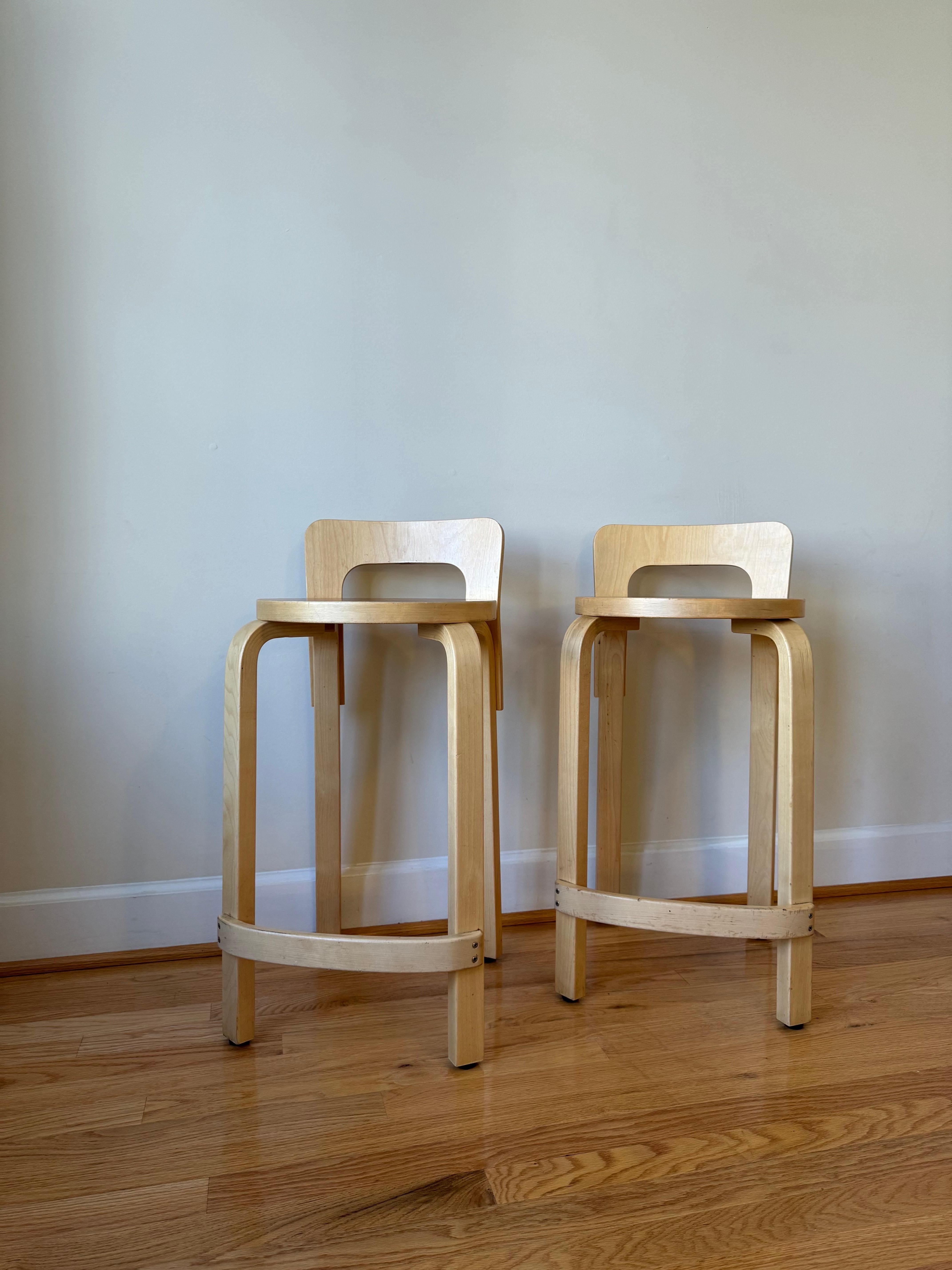 High Chair K65 von Alvar Aalto für Artek (Sitz aus rotem Linoleum) 4