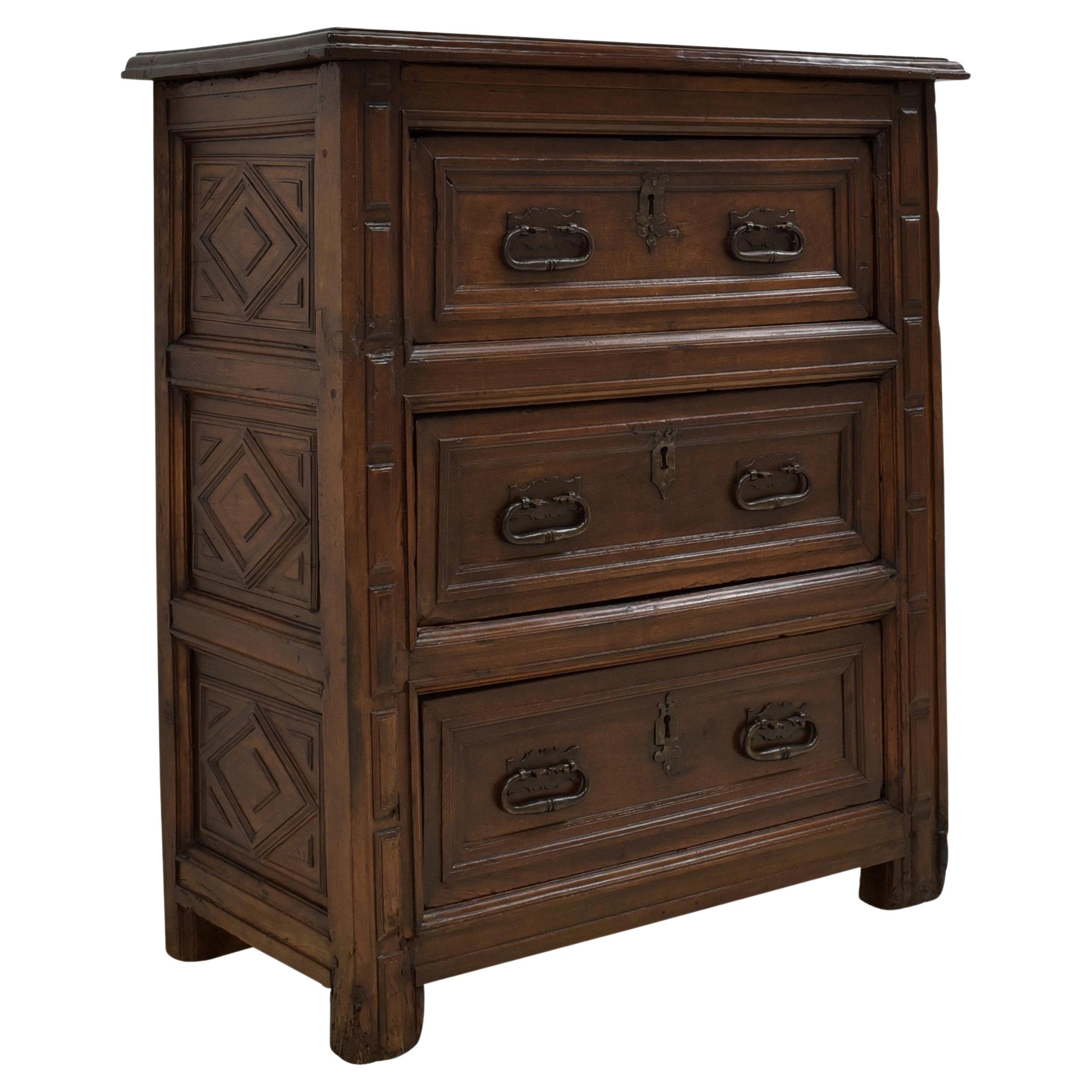 High Chest of Drawers Spain in Walnut, 1700 For Sale