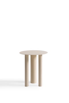 Mesa de centro alta Brandt CS2 - Diseño minimalista y atrevido en acero pintado de Noom