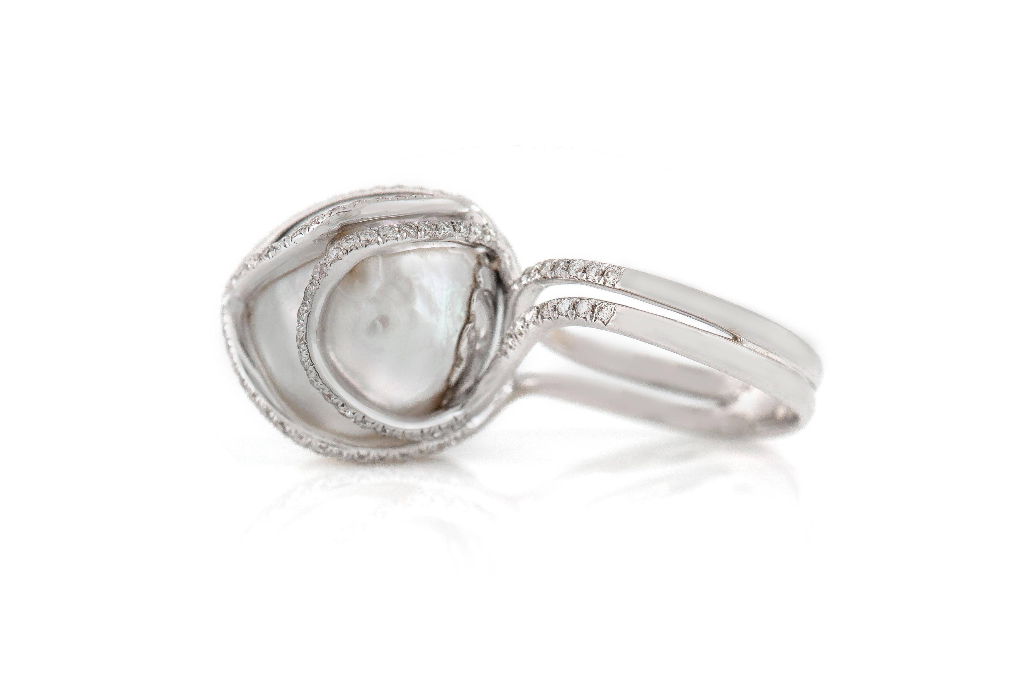 High Diamonds Setting with Center Pearl In Excellent Condition For Sale In New York, NY