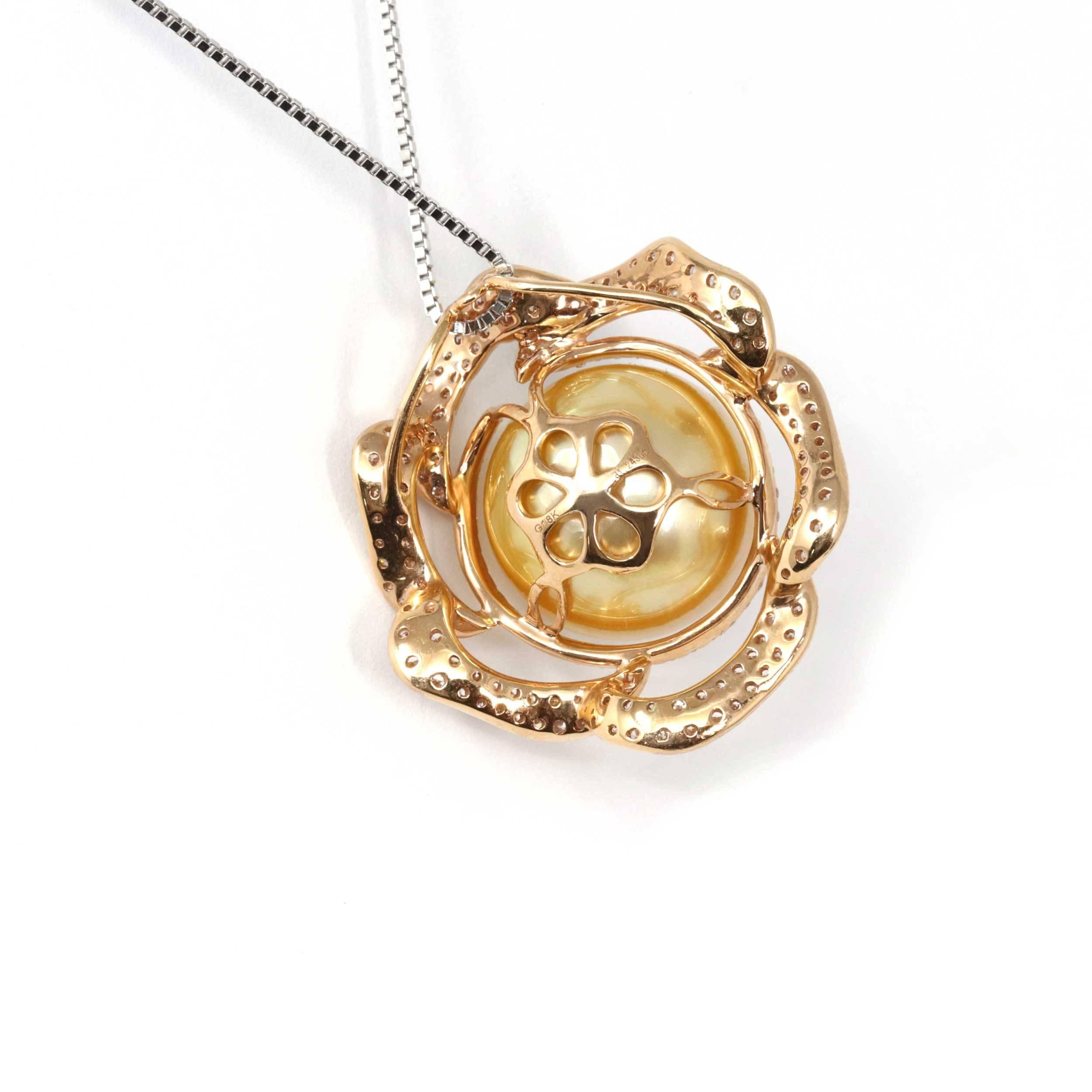 Round Cut High-End 18k Gold Round, Golden South Sea Cultured Pearl & Diamond Pendant For Sale