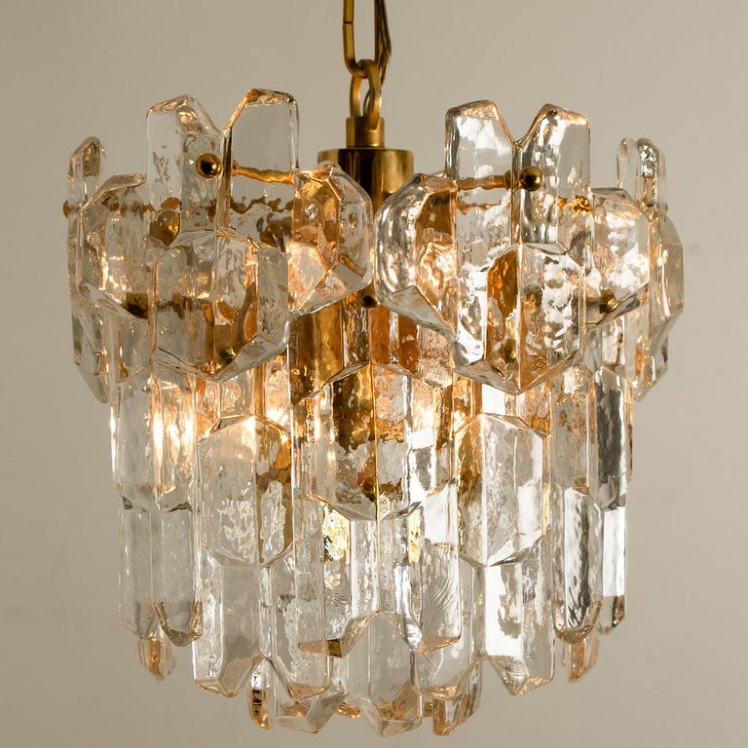 High-End J.T. Kalmar 'Palazzo' Wall Light Fixture, Gilt Brass and Glass, 1970s In Good Condition For Sale In Rijssen, NL