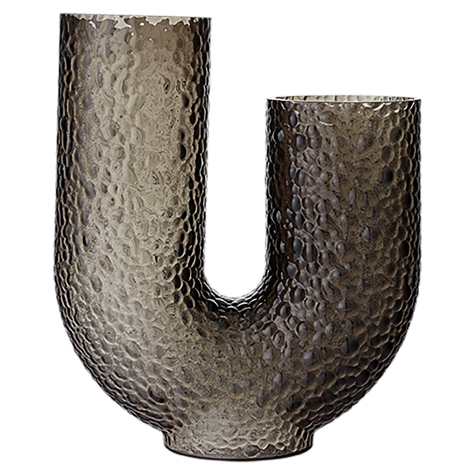 Vase contemporain en verre bas
Dimensions : L 34 x L 14 x H 40 cm
MATERIAL : Verre soufflé 

Ces vases sont fabriqués en verre soufflé à la bouche, ce qui rend chaque vase unique, exclusif et différent des autres. Ils sont un excellent exemple de la