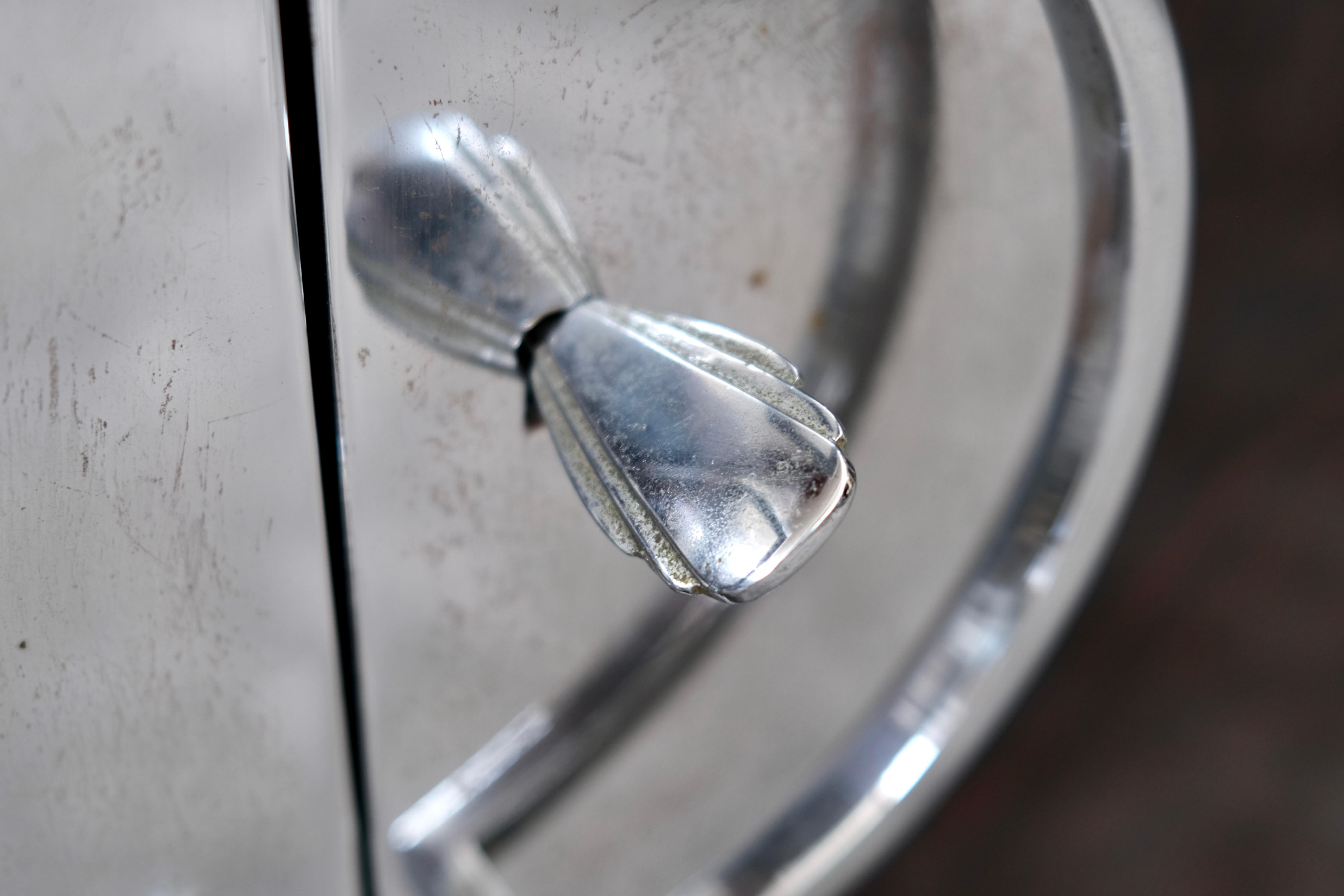 Beech High-Gloss Art Deco Cabinet in Lacquer with Chrome Handle, France 1930s For Sale